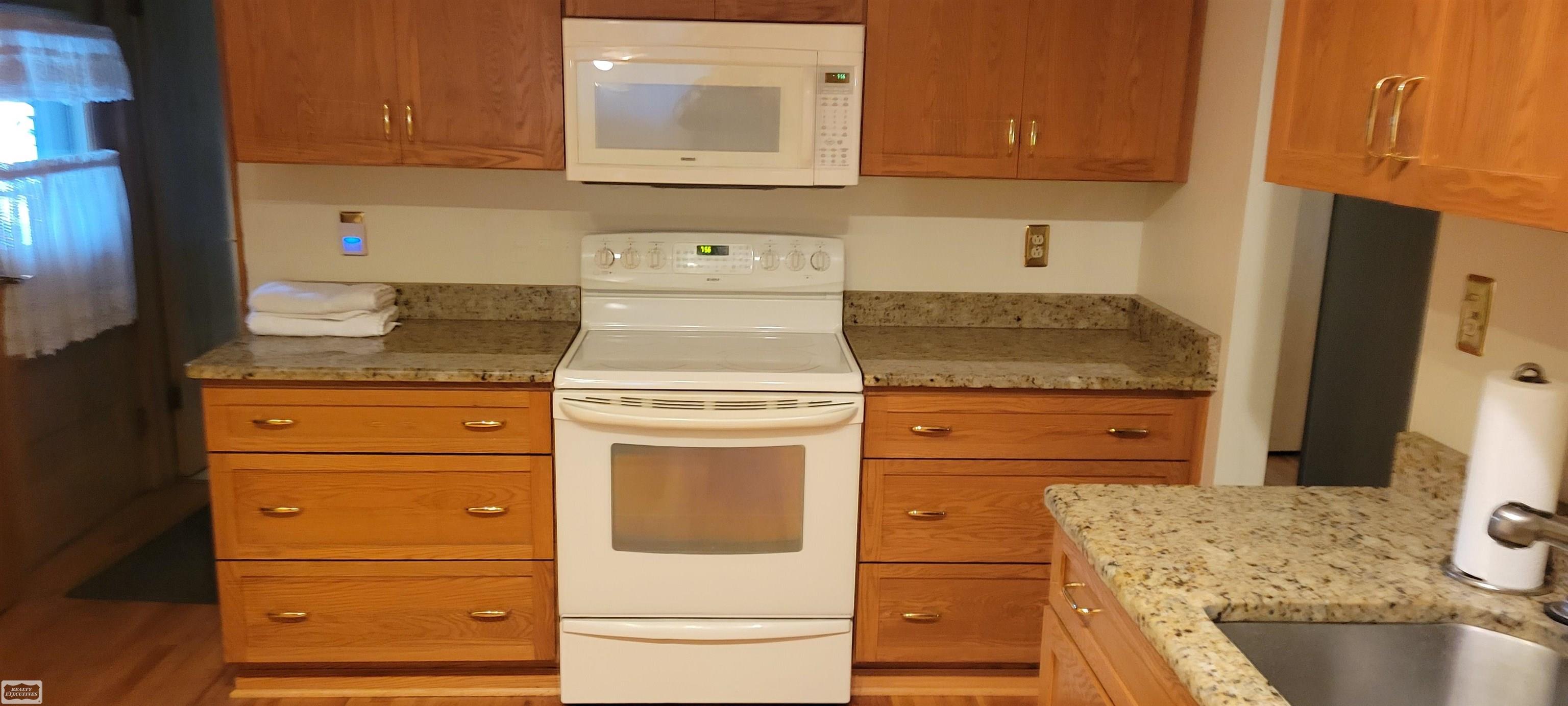 Photo 4 of Single family home for sale at 23927 Demley Dr, Clinton Township, MI 48035 | MLS# 58050222812 | Listing updated on 2026-10-01