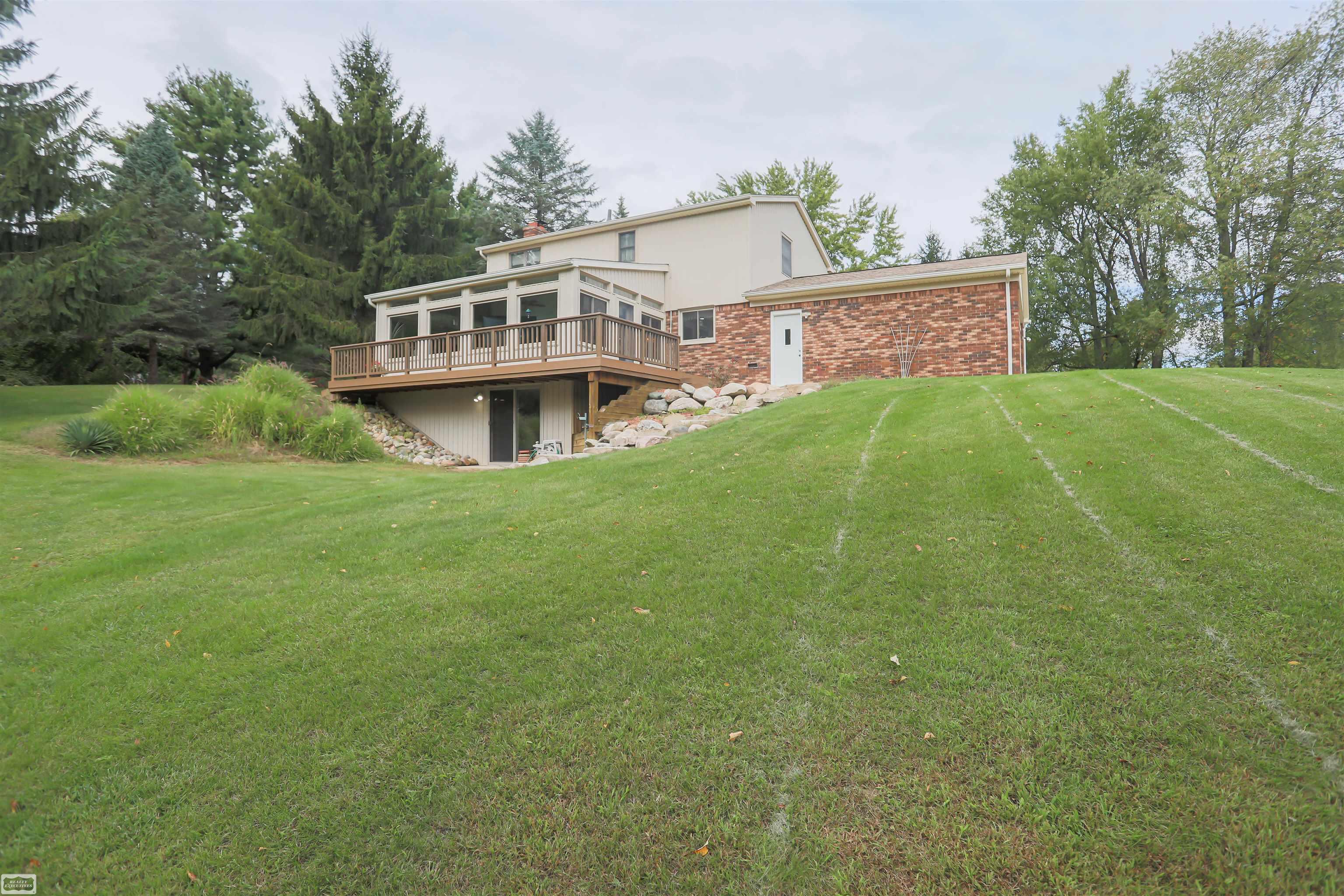4900 Caravan Drive photo 4