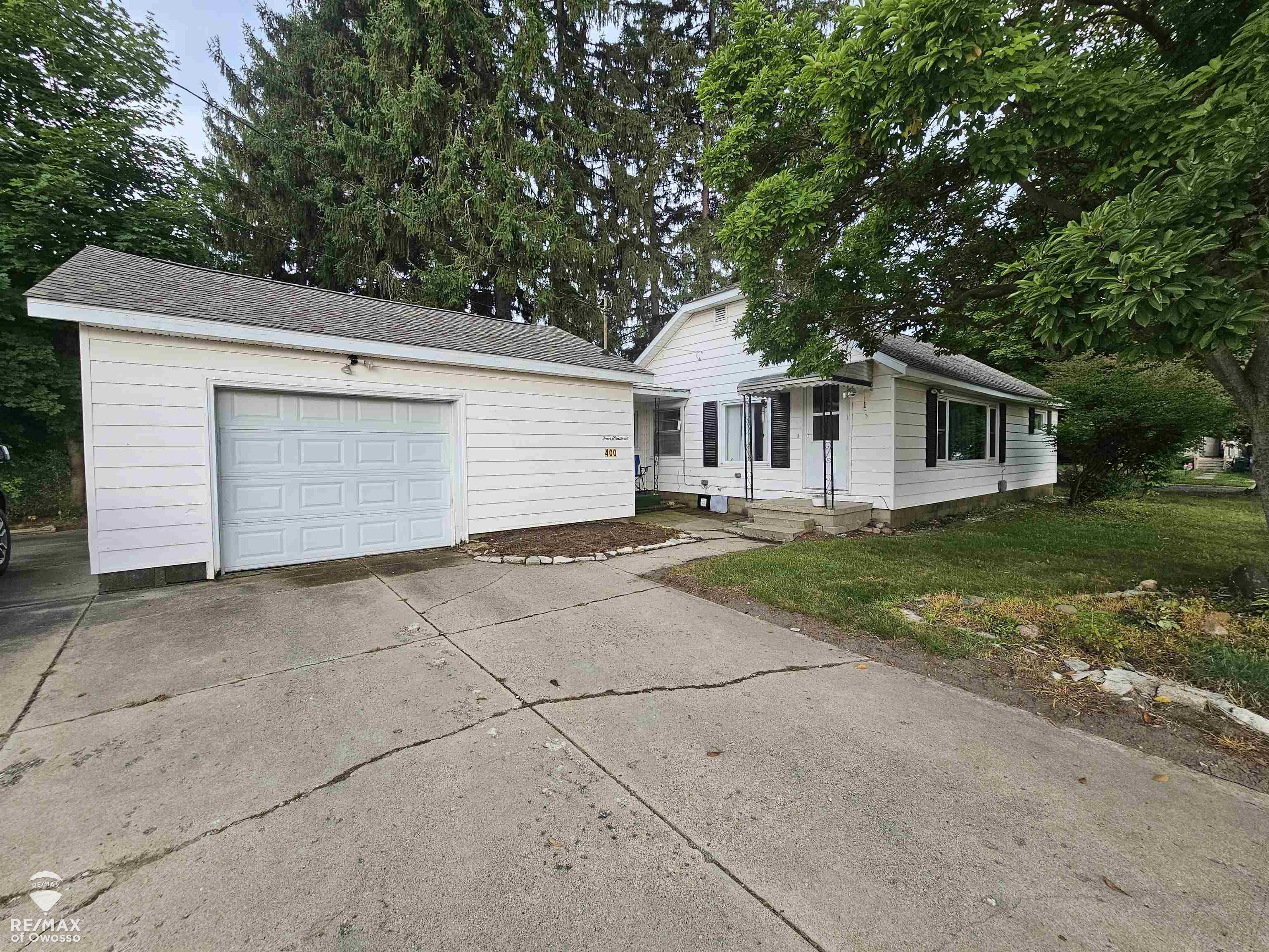 Photo 1 of Single family home for sale at 400 E Monroe St, Owosso, MI 48867 | MLS# 60050222818 | Listing updated on 2026-09-24