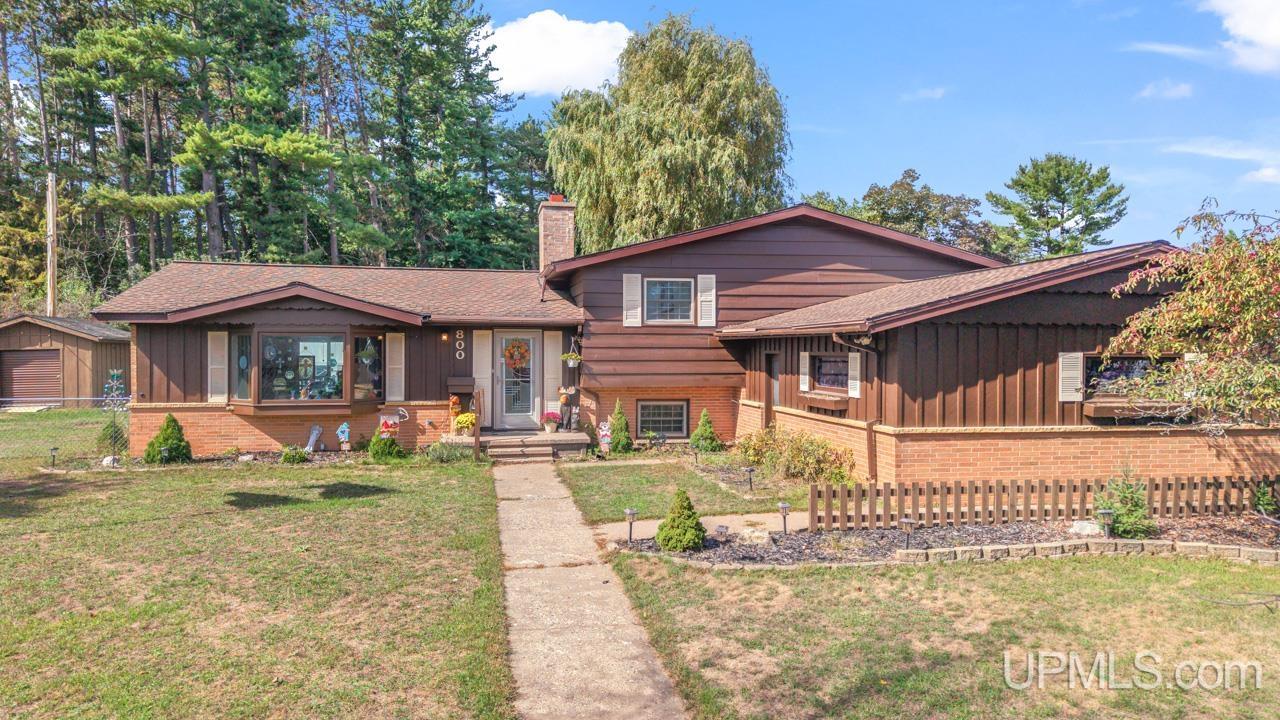 Single family home for sale at 800 S Hemlock St, Iron Mountain, MI 49801 | MLS# 50222820