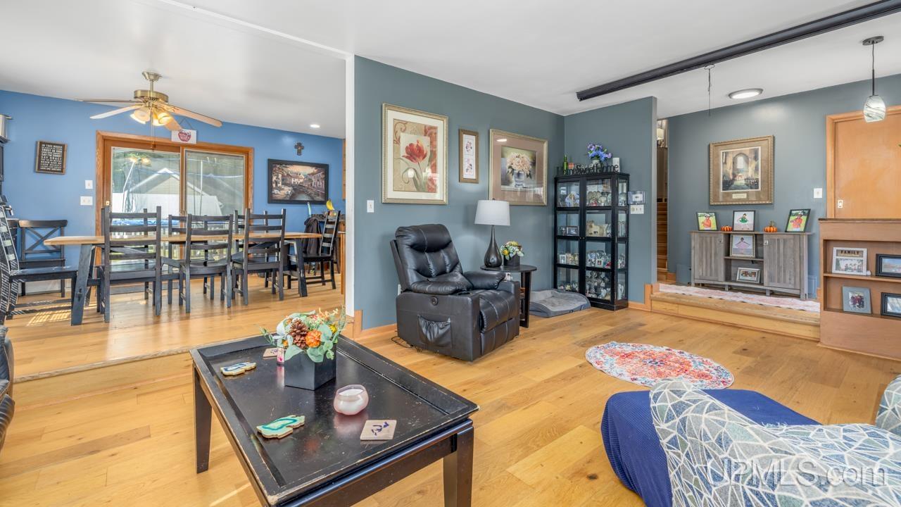 Photo 2 of Single family home for sale at 800 S Hemlock St, Iron Mountain, MI 49801 | MLS# 50222820 | Listing updated on 2026-09-29