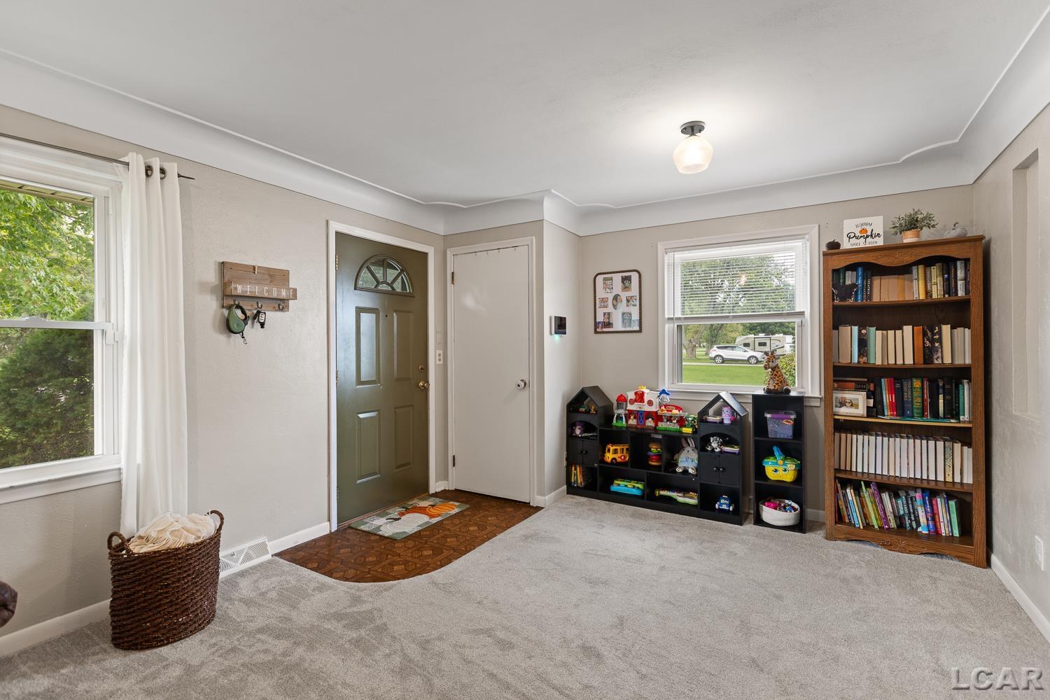 Photo 3 of Single family home for sale at 2831 Park Dr, Adrian, MI 49221 | MLS# 56050222822 | Listing updated on 2026-09-28