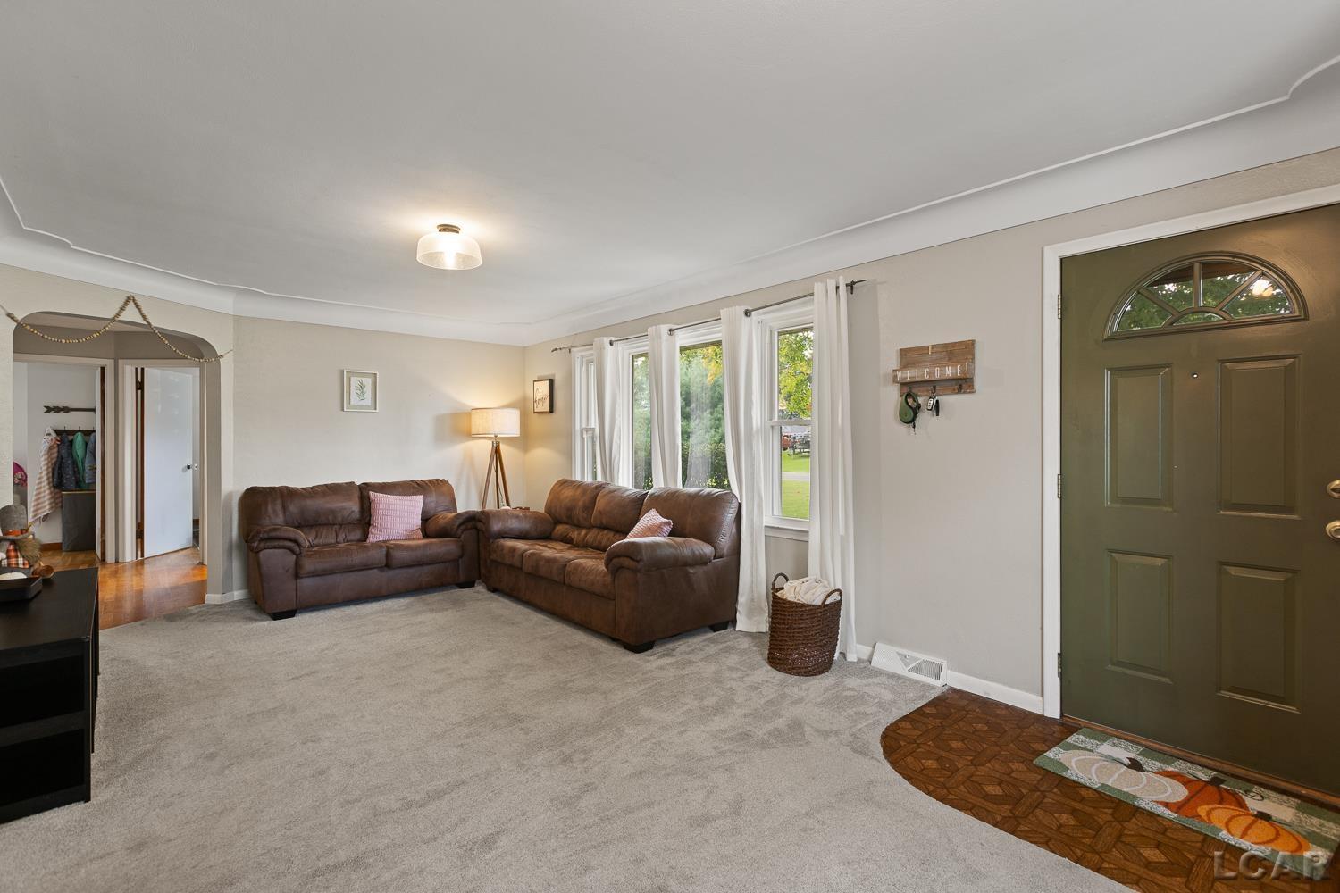 Photo 3 of Single family home for sale at 2831 Park Dr, Adrian, MI 49221 | MLS# 56050222822 | Listing updated on 2026-09-28