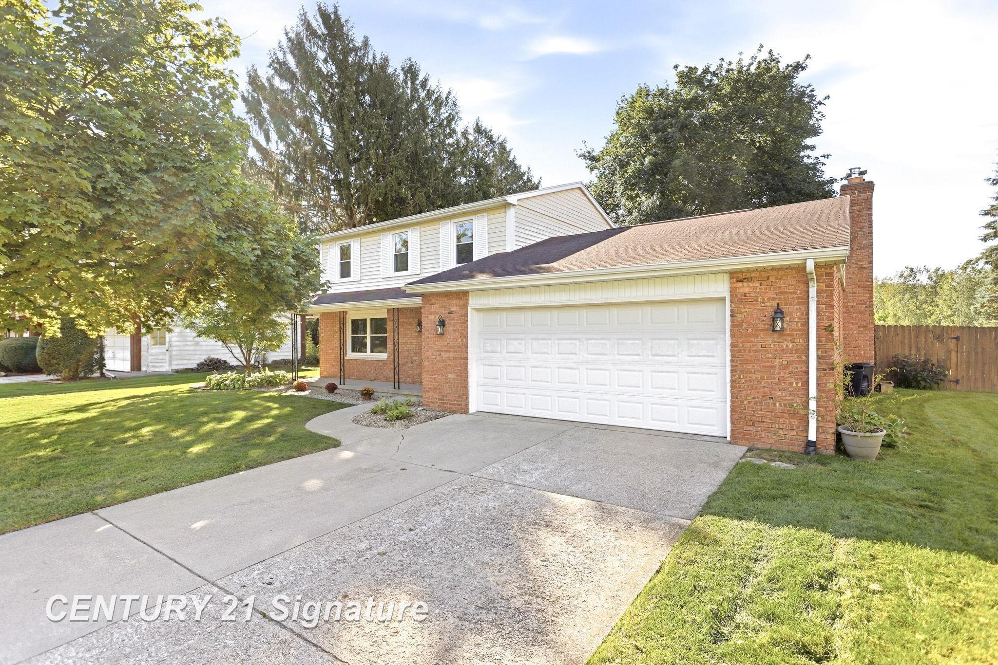 Photo 1 of Single family home for sale at 4925 Century Dr, Saginaw, MI 48638 | MLS# 61050222835 | Listing updated on 2026-10-05