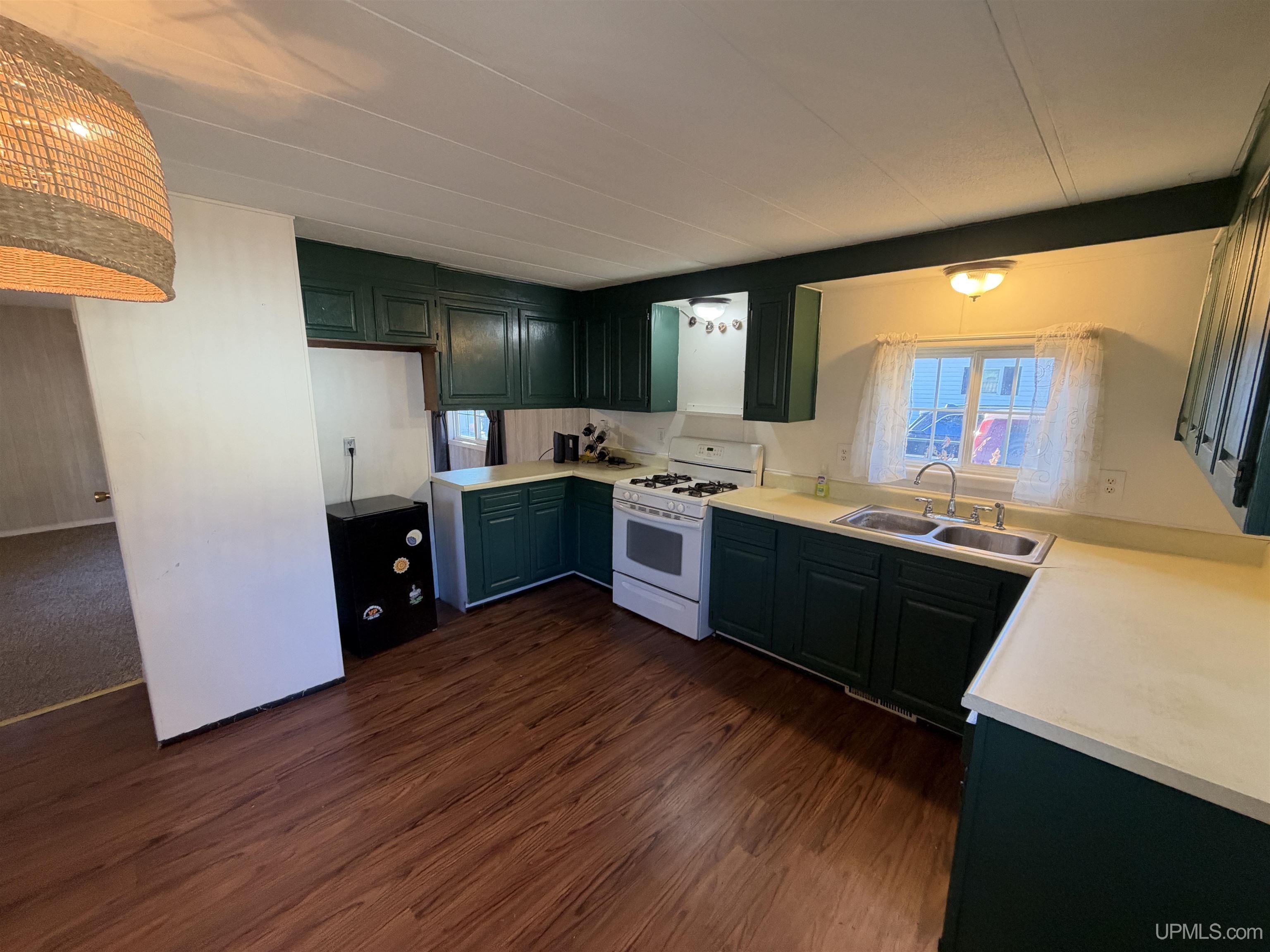 Photo 3 of Manufactured home for sale at W3905 Pine Mountain Rd, Iron Mountain, MI 49801 | MLS# 50222840 | Listing updated on 2026-09-24