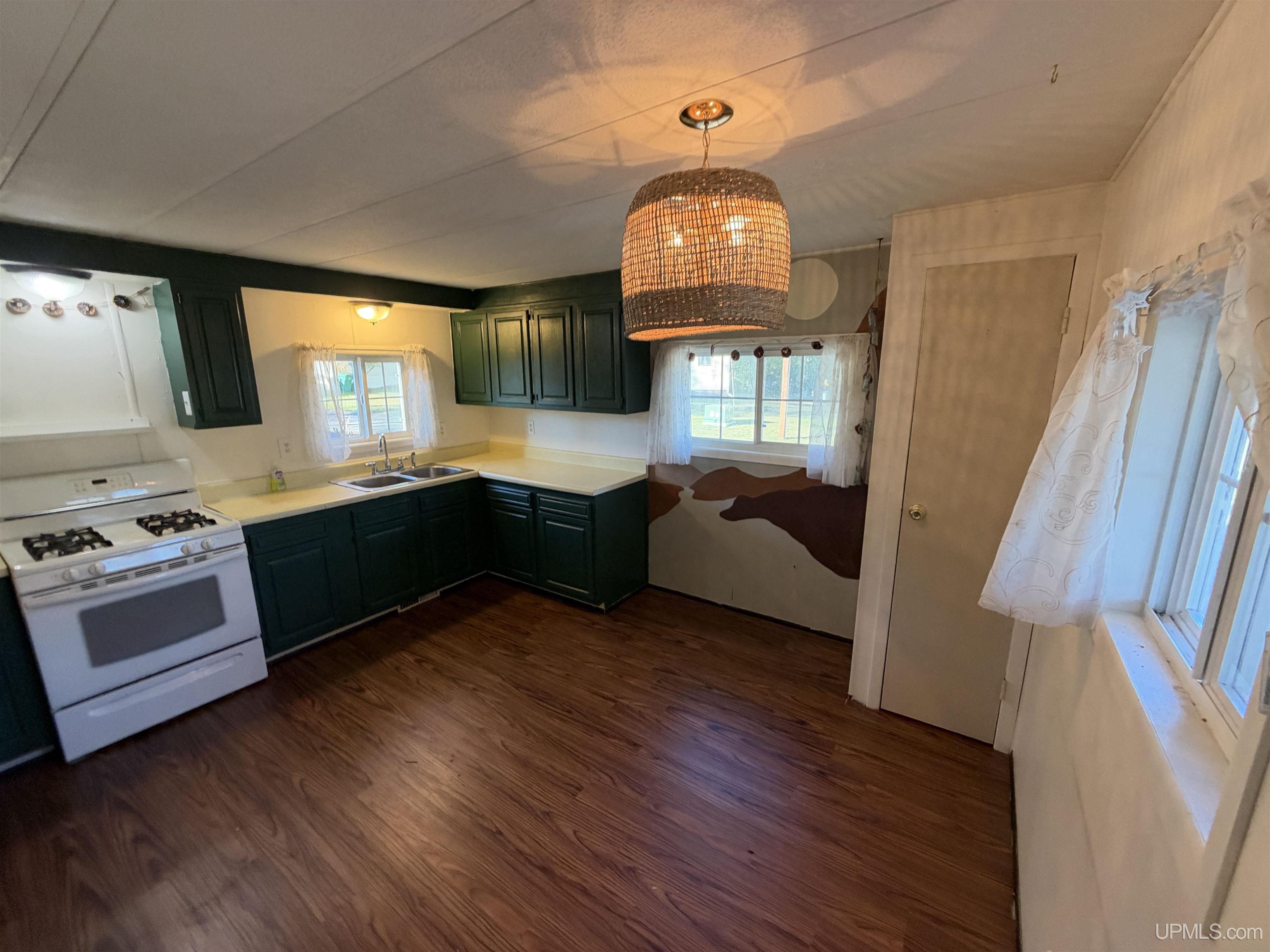 Photo 4 of Manufactured home for sale at W3905 Pine Mountain Rd, Iron Mountain, MI 49801 | MLS# 50222840 | Listing updated on 2026-09-24
