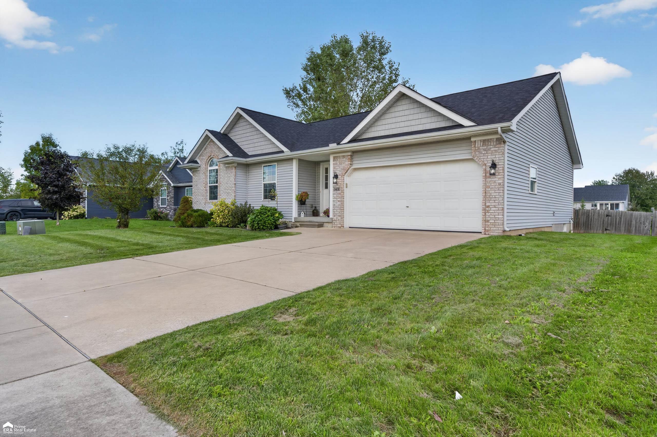 Photo 2 of Single family home for sale at 1419 Pondview Dr, Davison, MI 48423 | MLS# 5050222842 | Listing updated on 2026-10-03