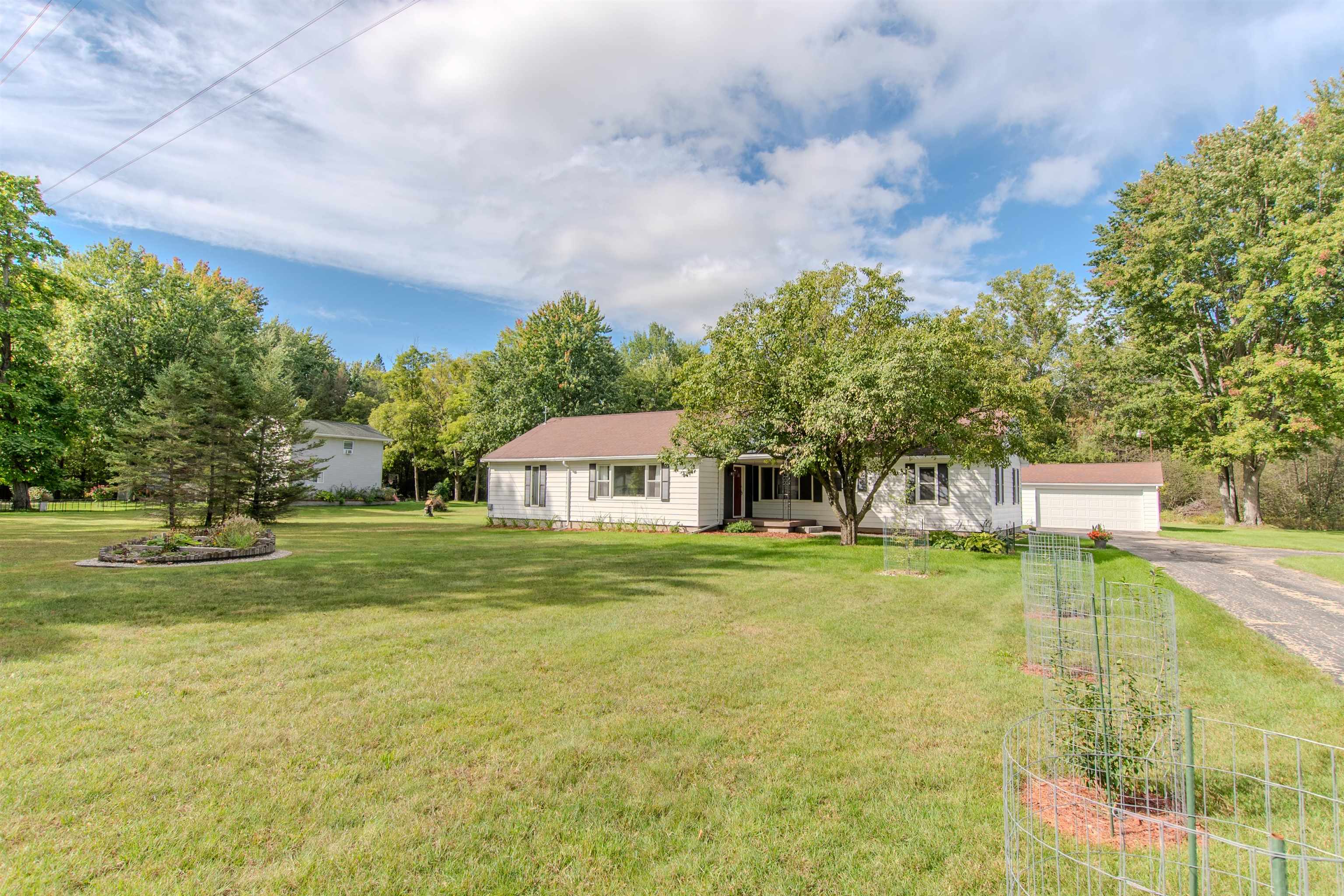 Photo 4 of Single family home for sale at 2919 N Castor Rd, Coleman, MI 48618 | MLS# 50222858 | Listing updated on 2026-09-24