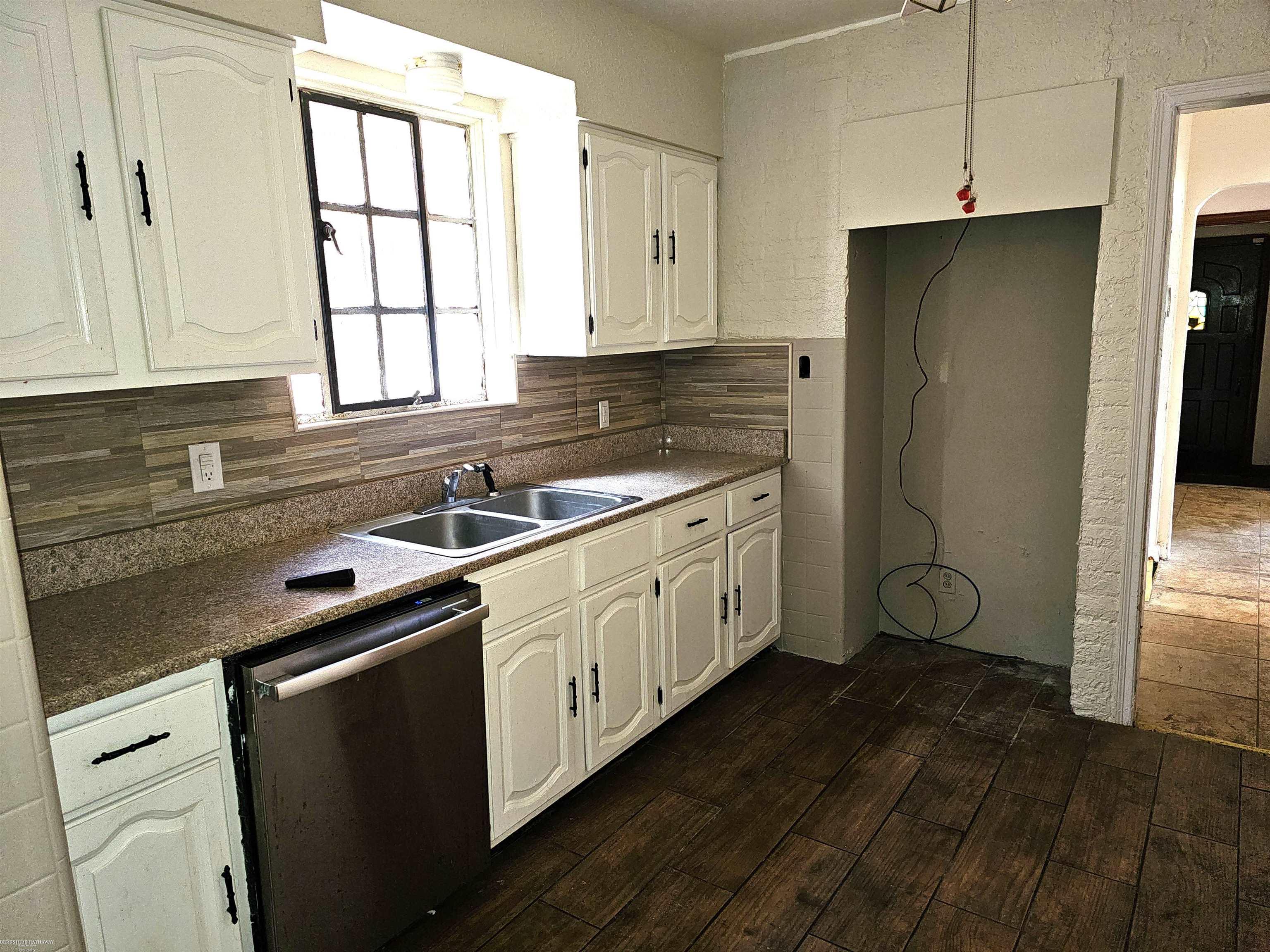 Photo 3 of Single family home for sale at 18051 Santa Barbara Dr, Detroit, MI 48221 | MLS# 58050222869 | Listing updated on 2026-09-24