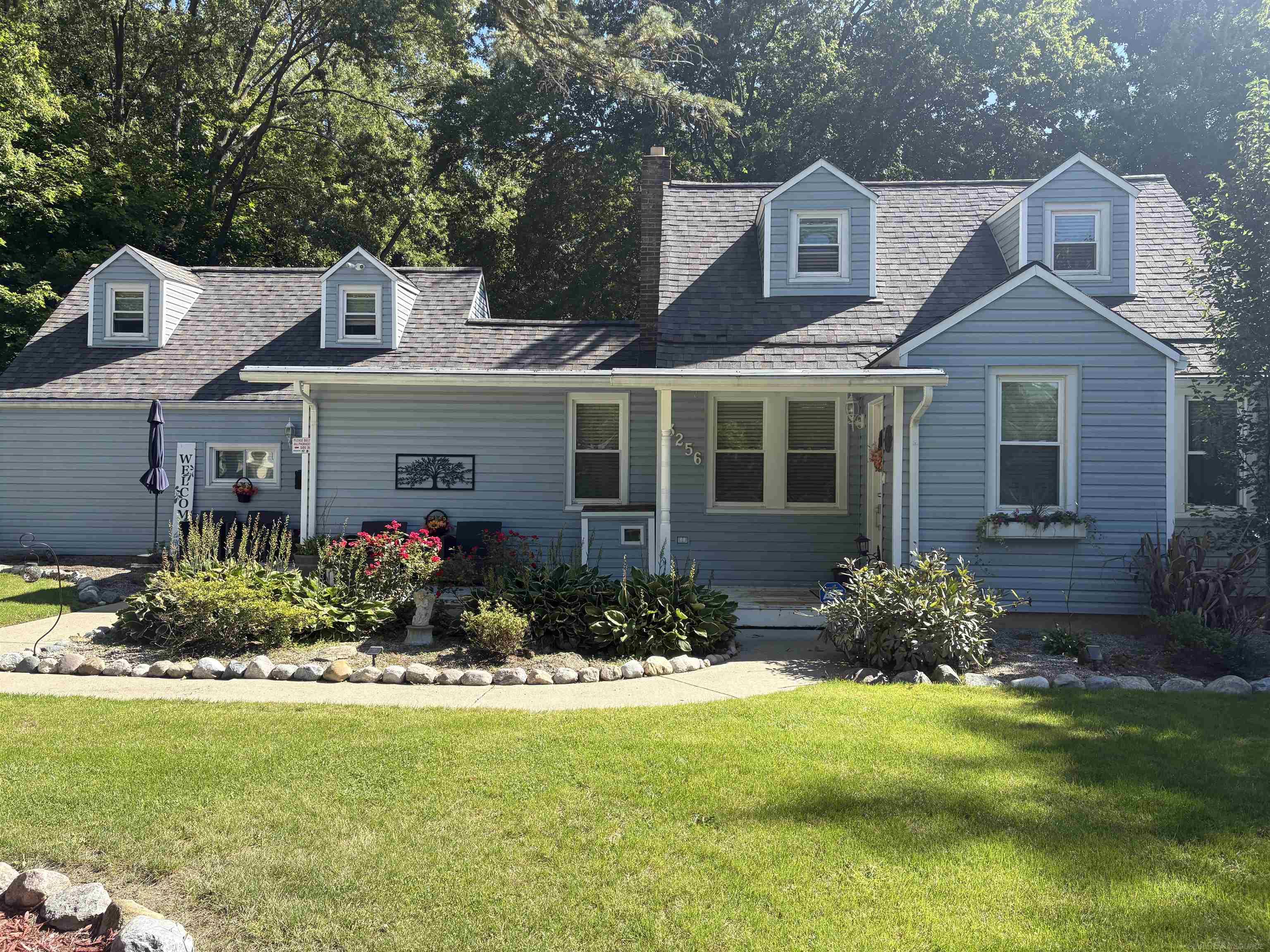 Single family home for sale at 3256 Amelia Ave, Flushing, MI 48433 | MLS# 58050222885