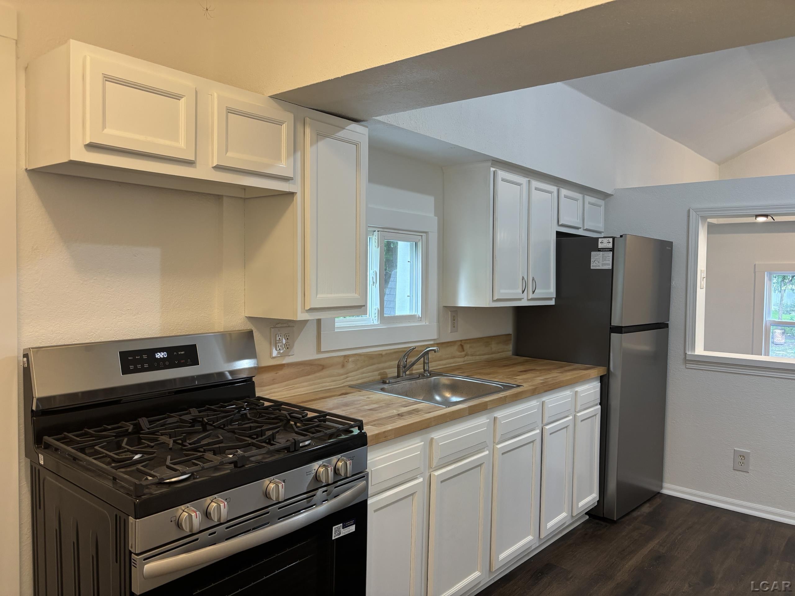 Photo 2 of Single family home for sale at 328 Bristol St, Adrian, MI 49221 | MLS# 56050222895 | Listing updated on 2026-09-28
