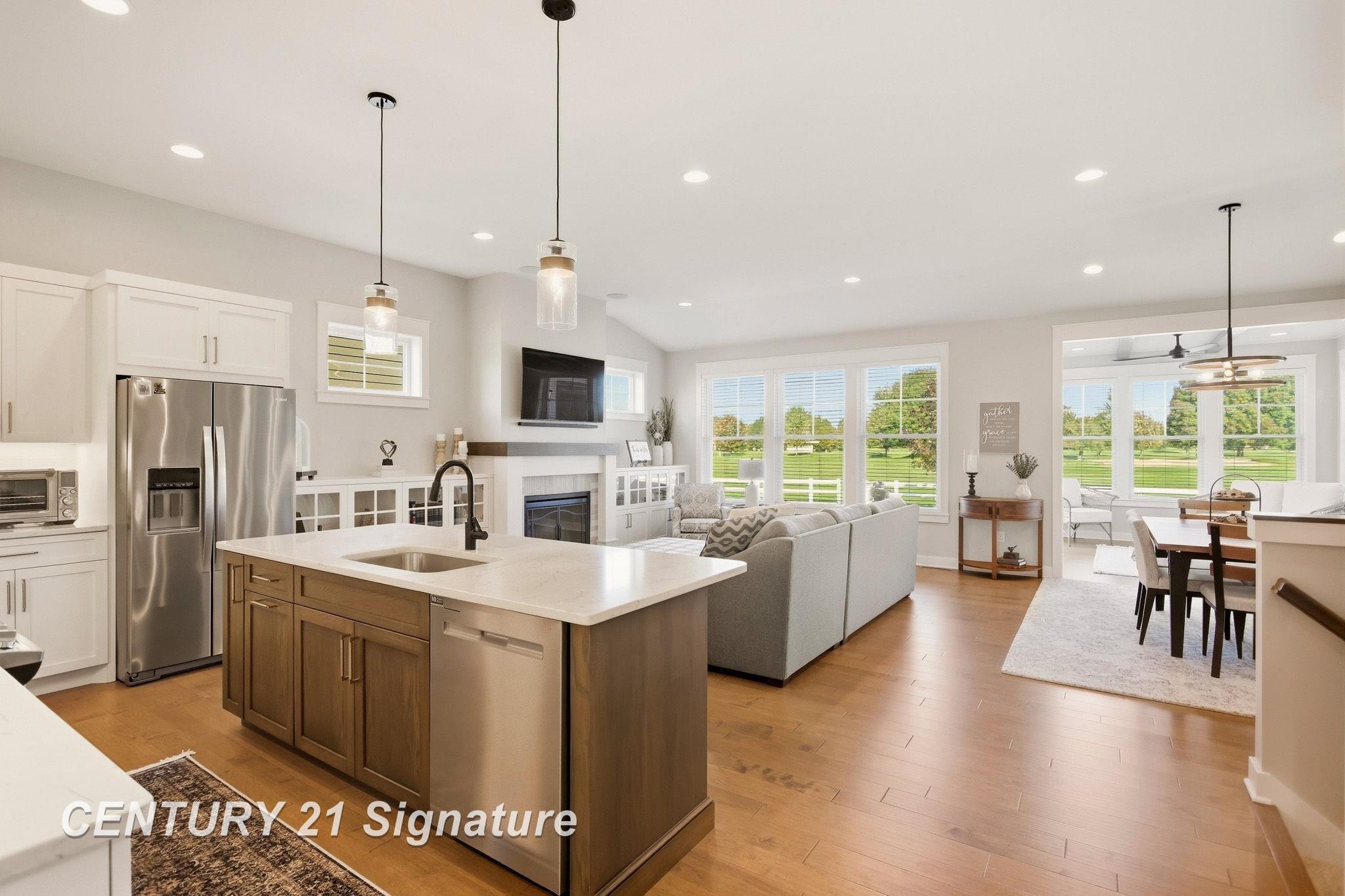 Listing Photo 4 - Condo for sale in building located at 4295 Vlg Grn Dr, Freeland, MI 48623