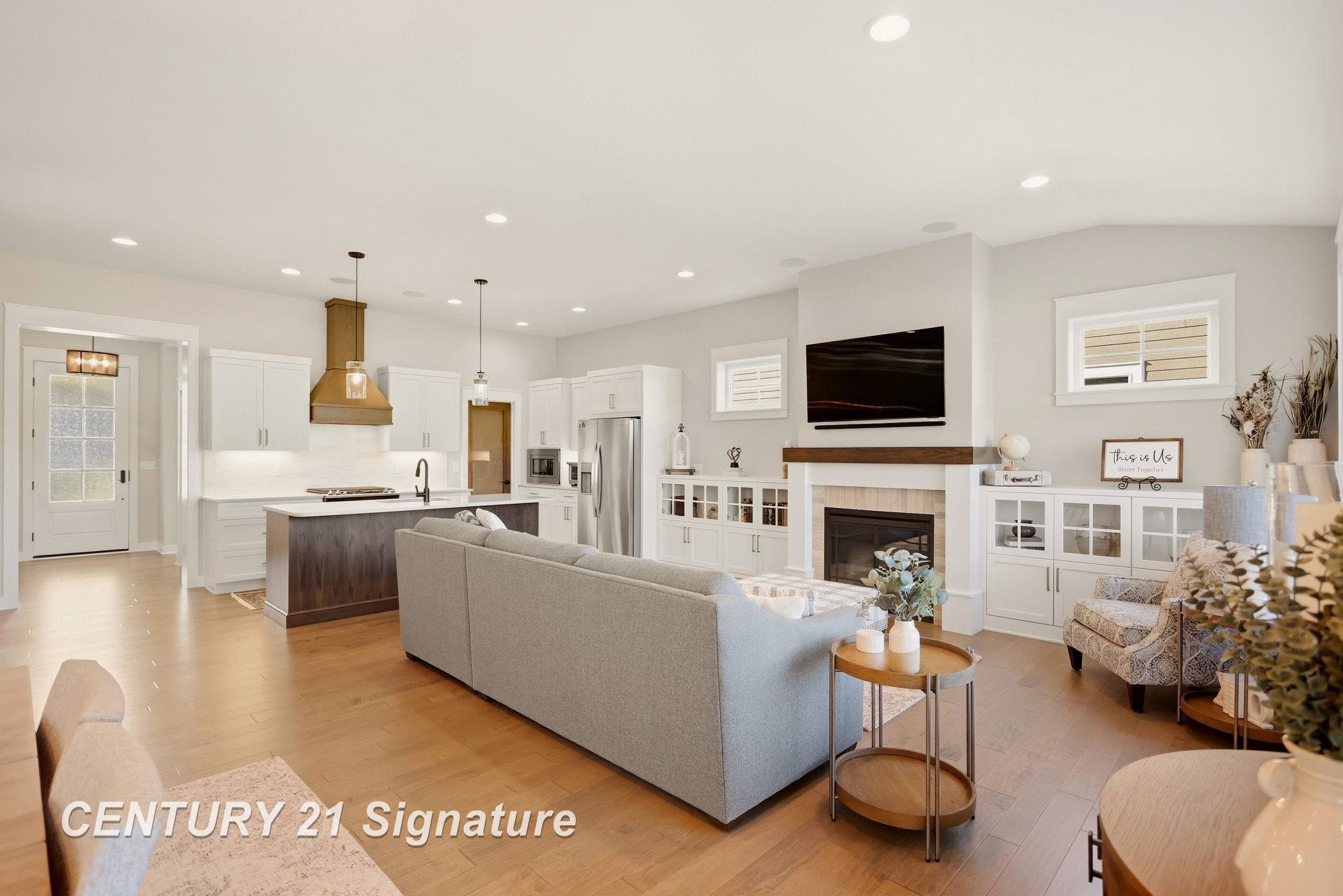 Listing Photo 5 - Condo for sale in building located at 4295 Vlg Grn Dr, Freeland, MI 48623