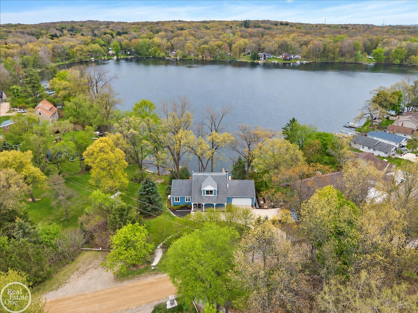 Photo 4 of Single family home for sale at 5231 Mattawa Dr, Clarkston, MI 48348 | MLS# 58050222908 | Listing updated on 2026-09-24