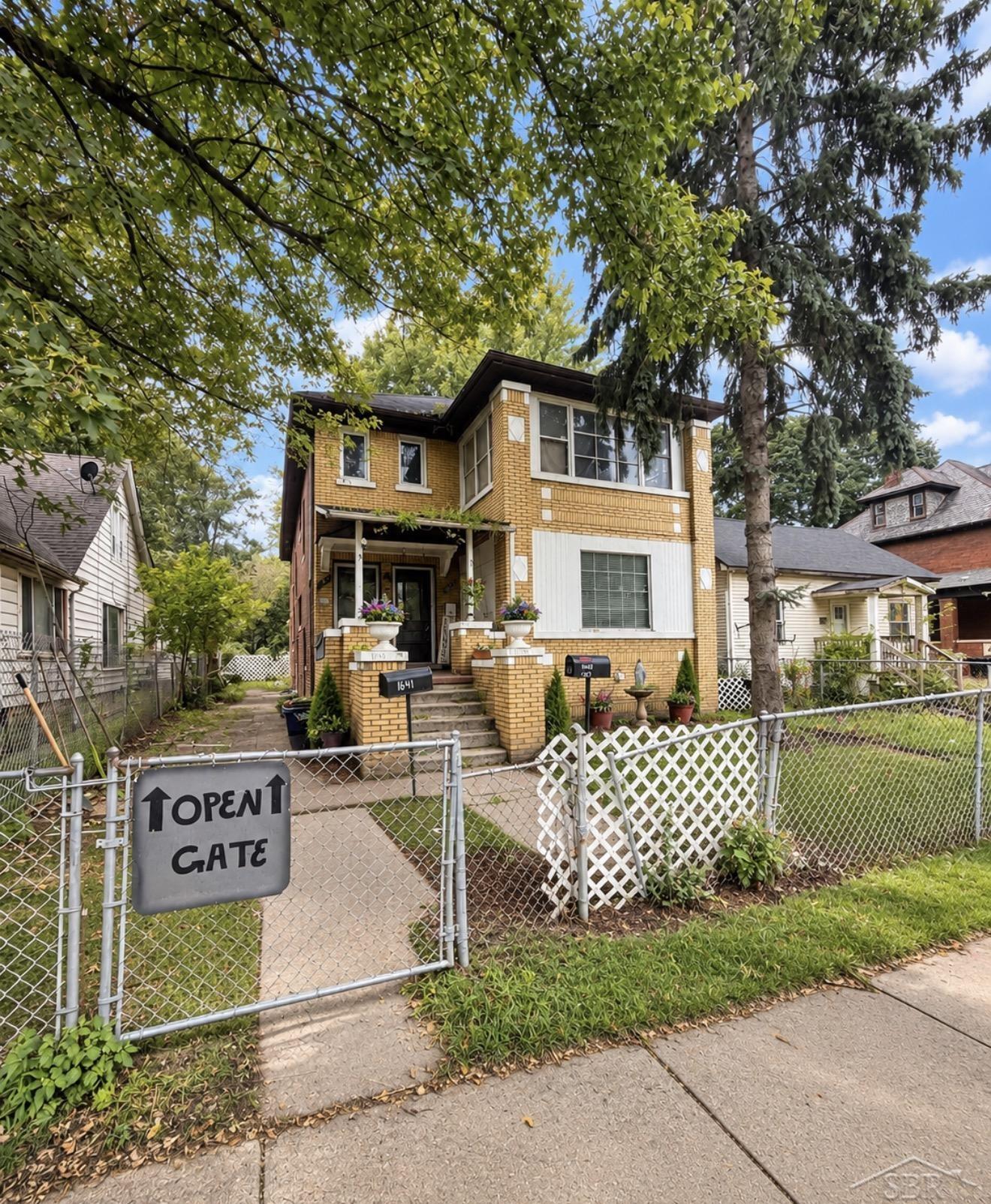 Listing Photo 2 - Condo for sale in building located at 1641 Clark St, Detroit, MI 48209