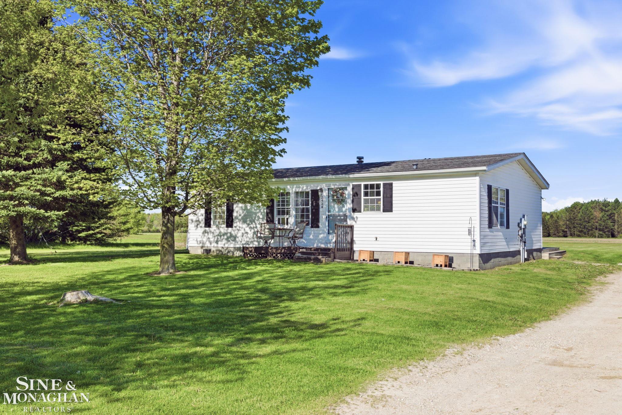 Photo 1 of Single family home for sale at 2434 Stapleton Rd, Wales, MI 48027 | MLS# 58050222918 | Listing updated on 2026-09-24