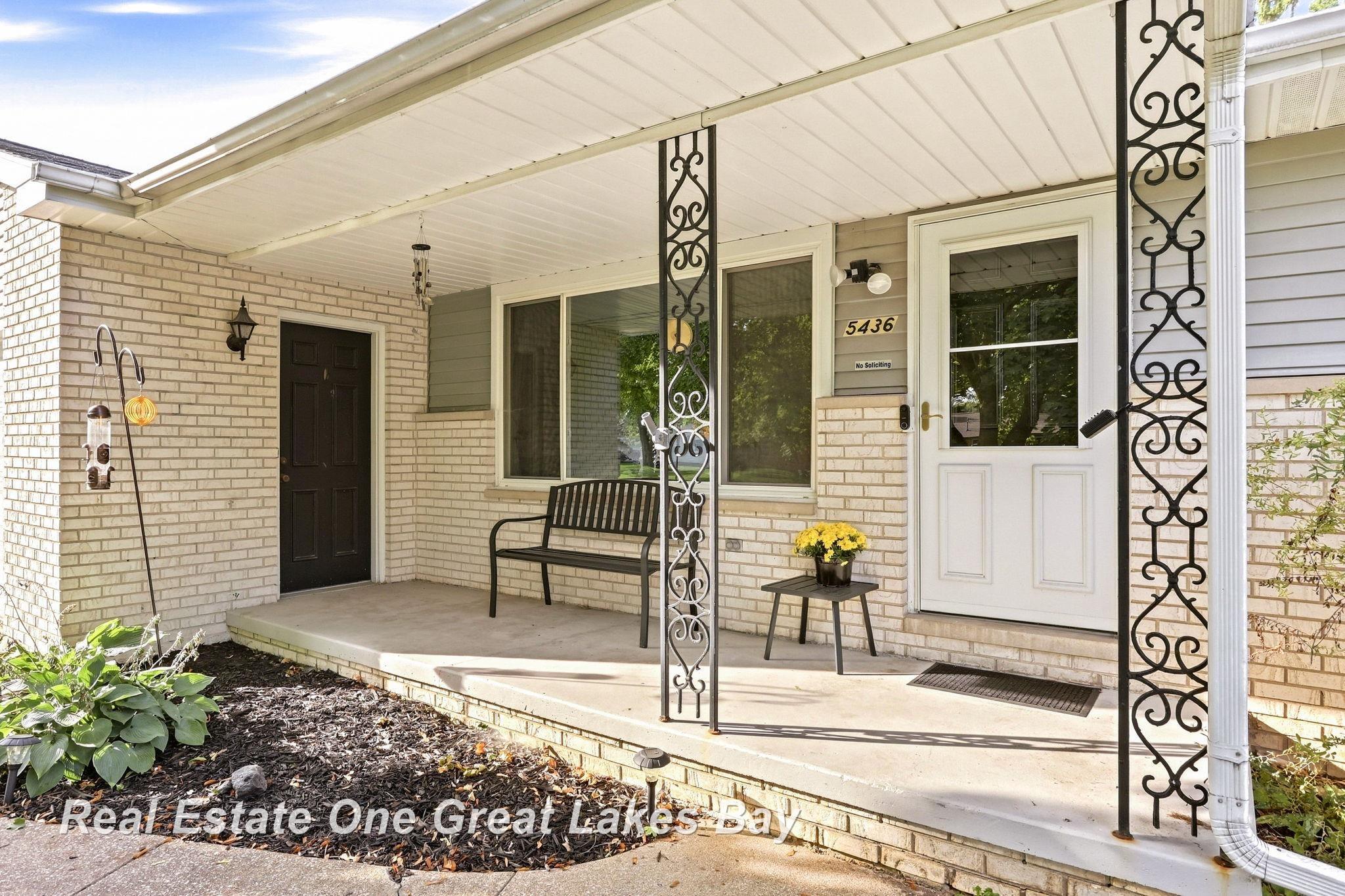 Photo 4 of Single family home for sale at 5436 George St, Saginaw, MI 48603 | MLS# 61050222925 | Listing updated on 2026-10-02