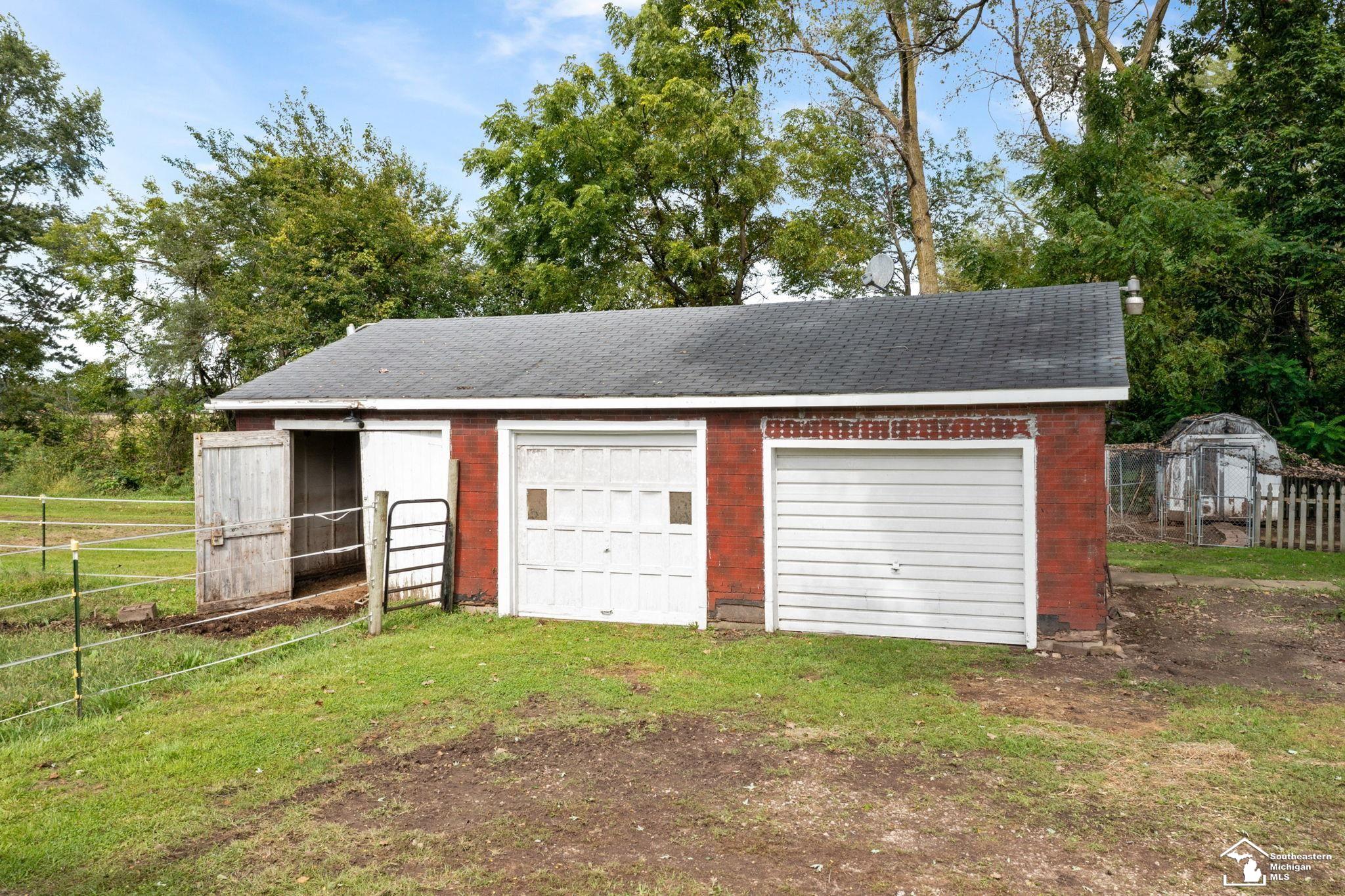 Photo 4 of Single family home for sale at 9111 S Telegraph Rd, Temperance, MI 48182 | MLS# 57050222930 | Listing updated on 2026-09-30