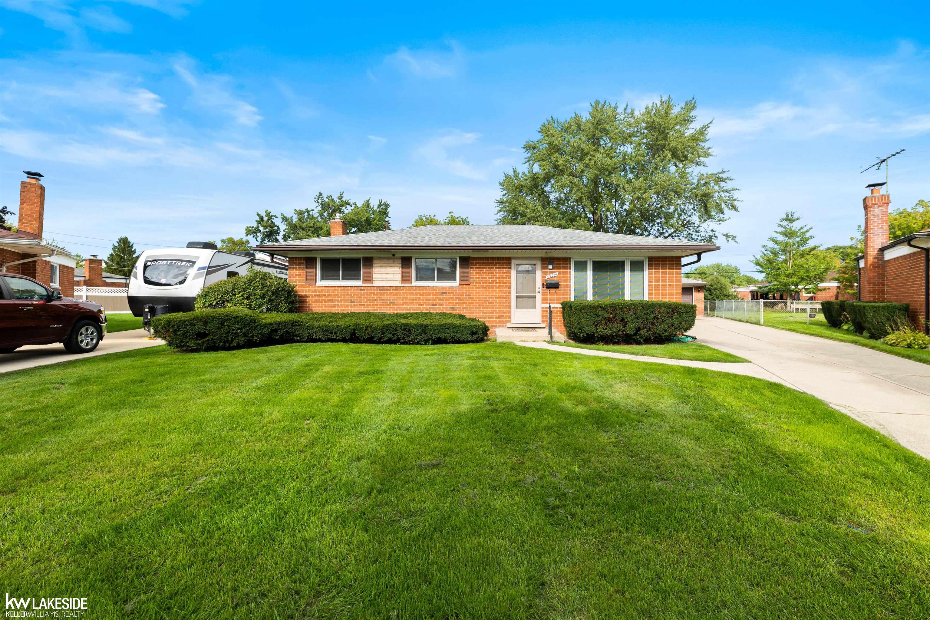 Photo 2 of Single family home for sale at 33214 Priehs Ct, Sterling Heights, MI 48312 | MLS# 58050222932 | Listing updated on 2026-10-06
