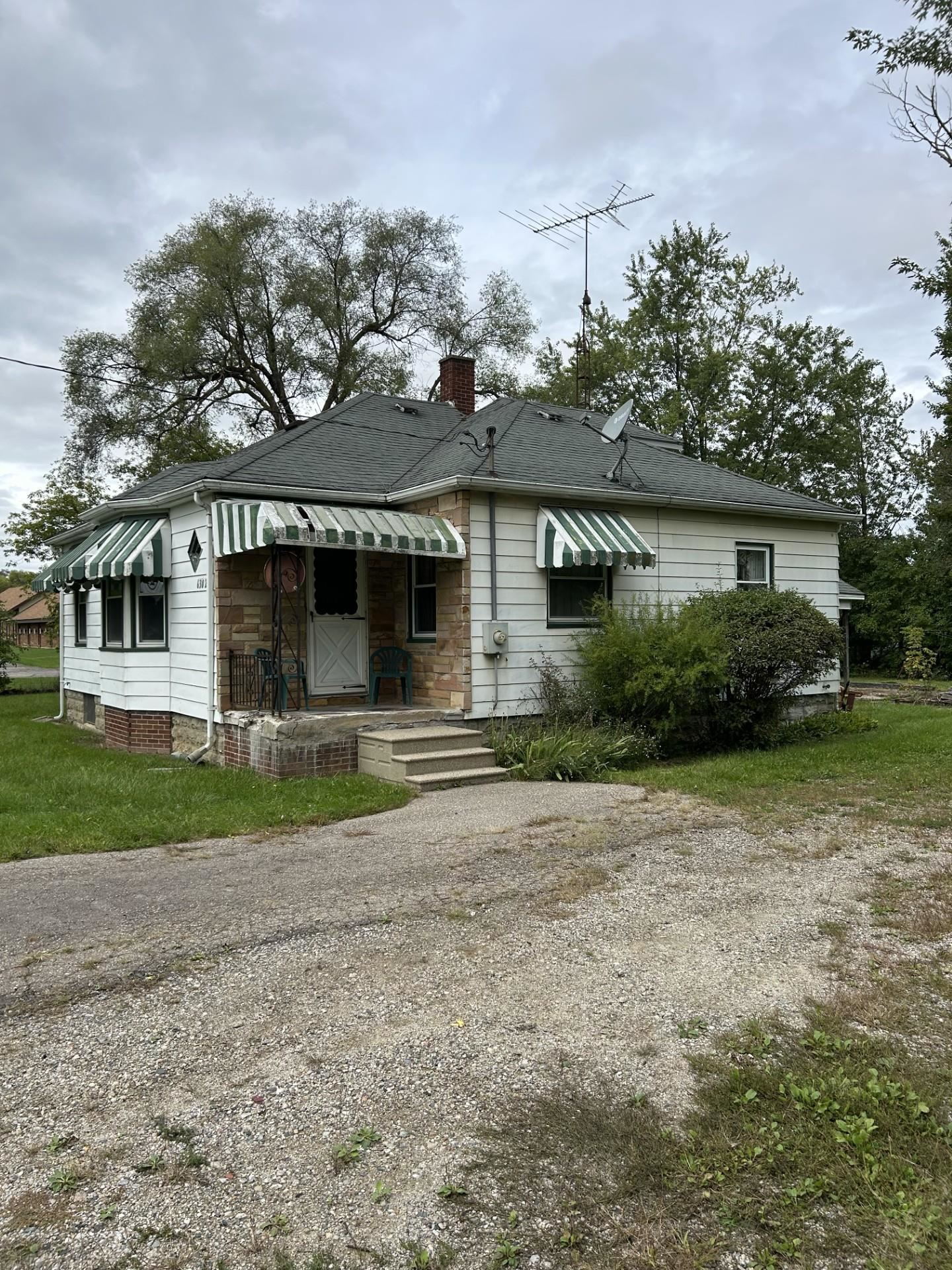 Photo 2 of Single family home for sale at 6302 Corunna Rd, Flint, MI 48532 | MLS# 5050222942 | Listing updated on 2026-09-25