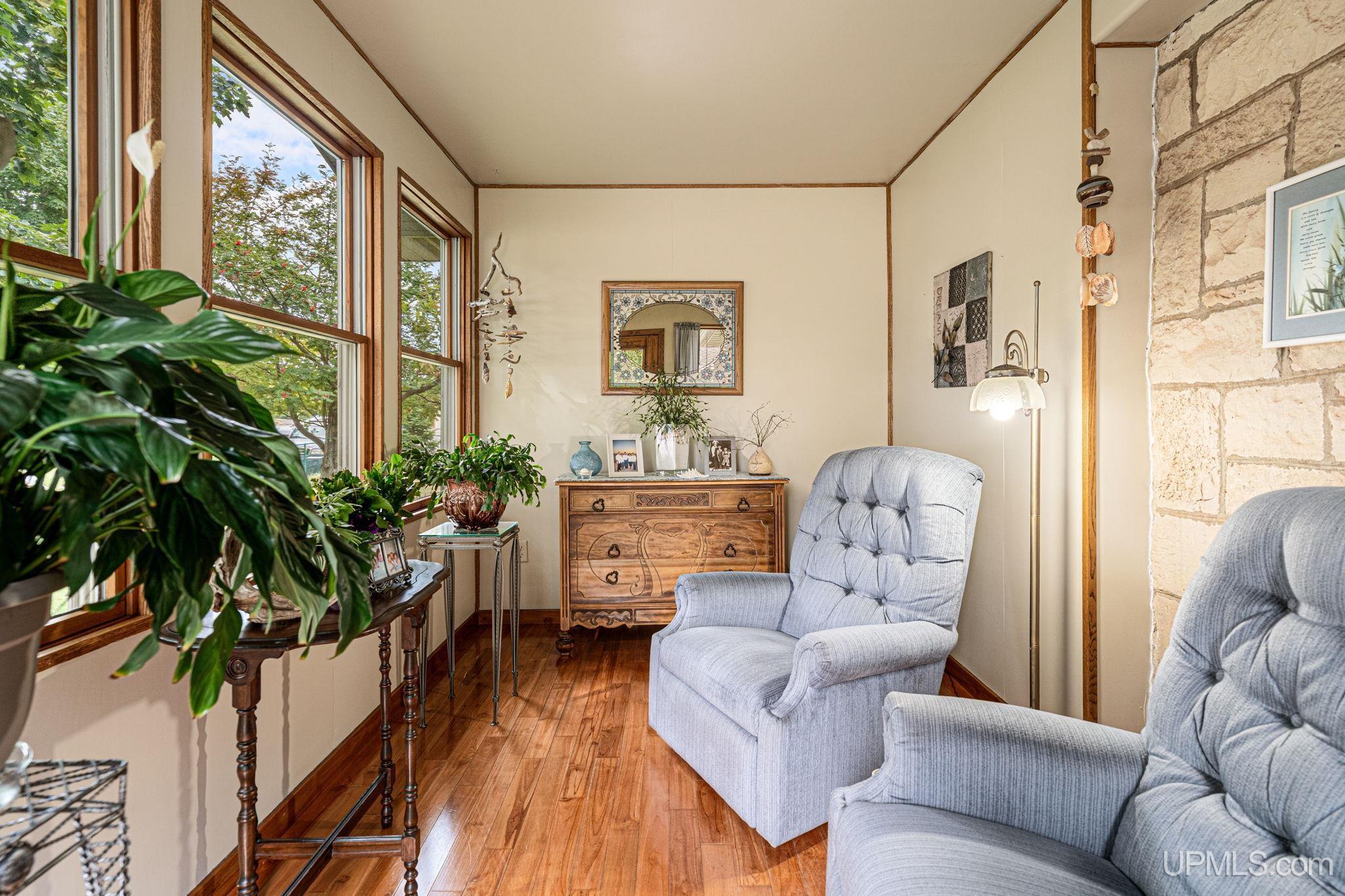 Photo 4 of Single family home for sale at 2020 W Ridge St, Marquette, MI 49855 | MLS# 50222945 | Listing updated on 2026-10-02