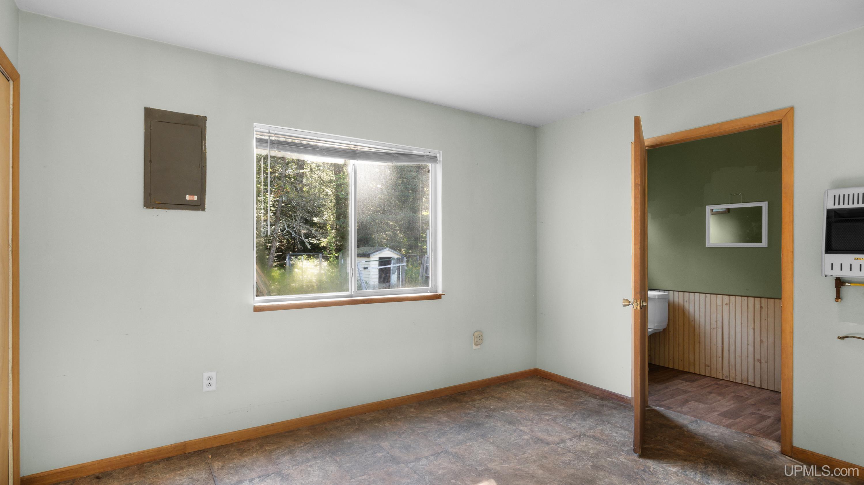 Photo 3 of Sale Pending at 2192 Doe Lake Rd, Munising, MI 49862 | MLS# 50222950 | Listing updated on 2026-09-28