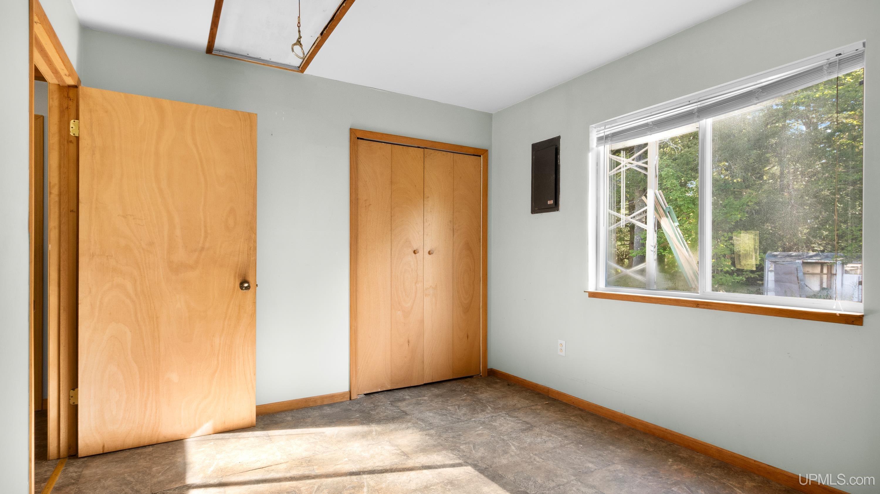 Photo 4 of Sale Pending at 2192 Doe Lake Rd, Munising, MI 49862 | MLS# 50222950 | Listing updated on 2026-09-28