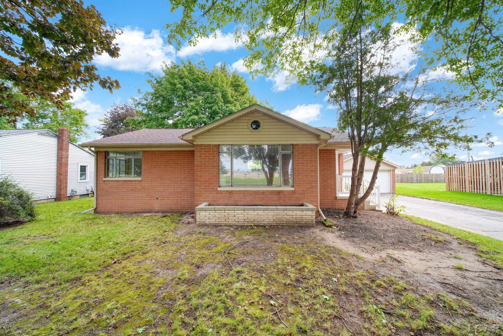 Photo 1 of Single family home for sale at 2937 Airport Rd, Adrian, MI 49221 | MLS# 56050222957 | Listing updated on 2026-10-06