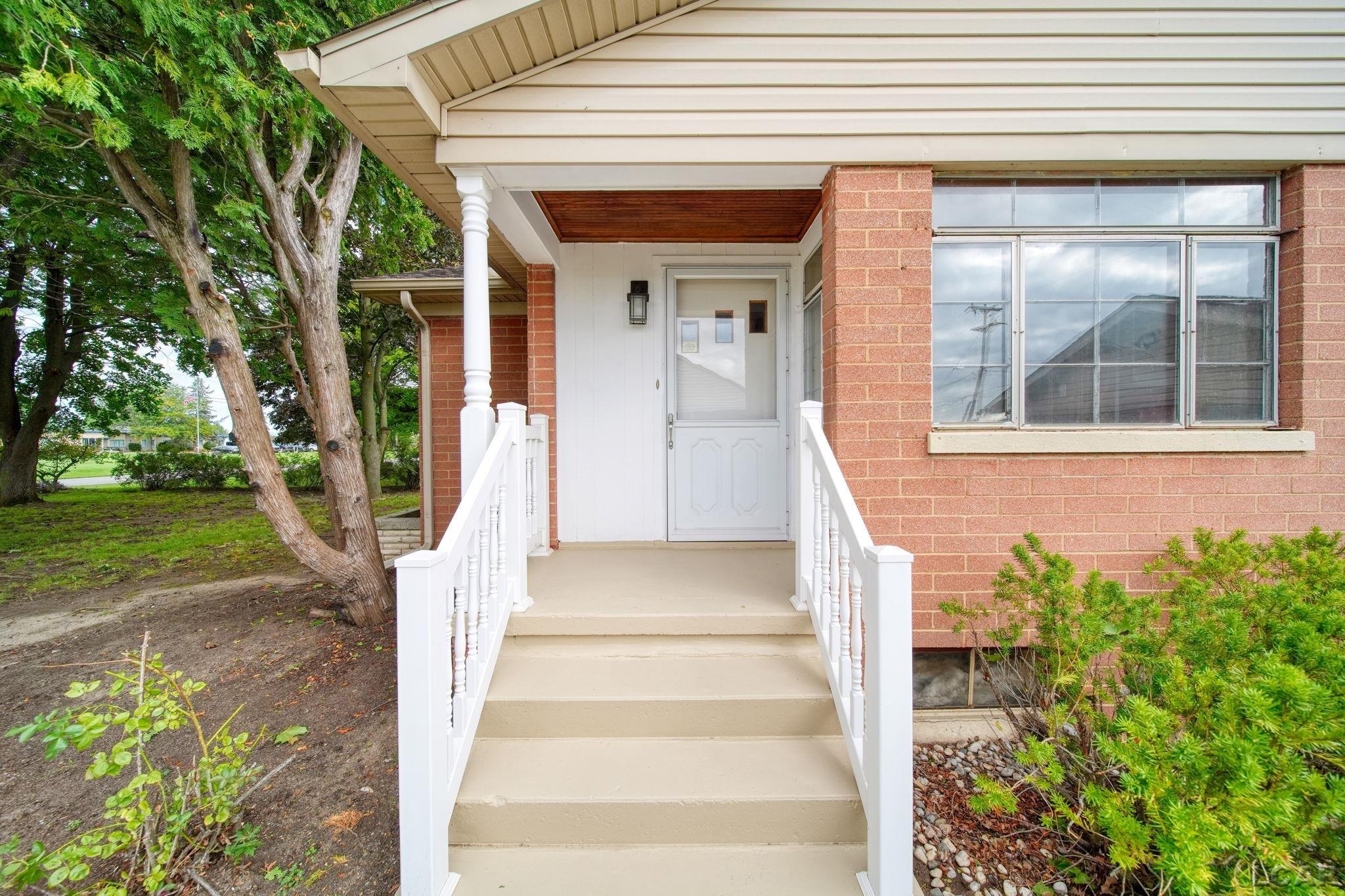 Photo 4 of Single family home for sale at 2937 Airport Rd, Adrian, MI 49221 | MLS# 56050222957 | Listing updated on 2026-10-06