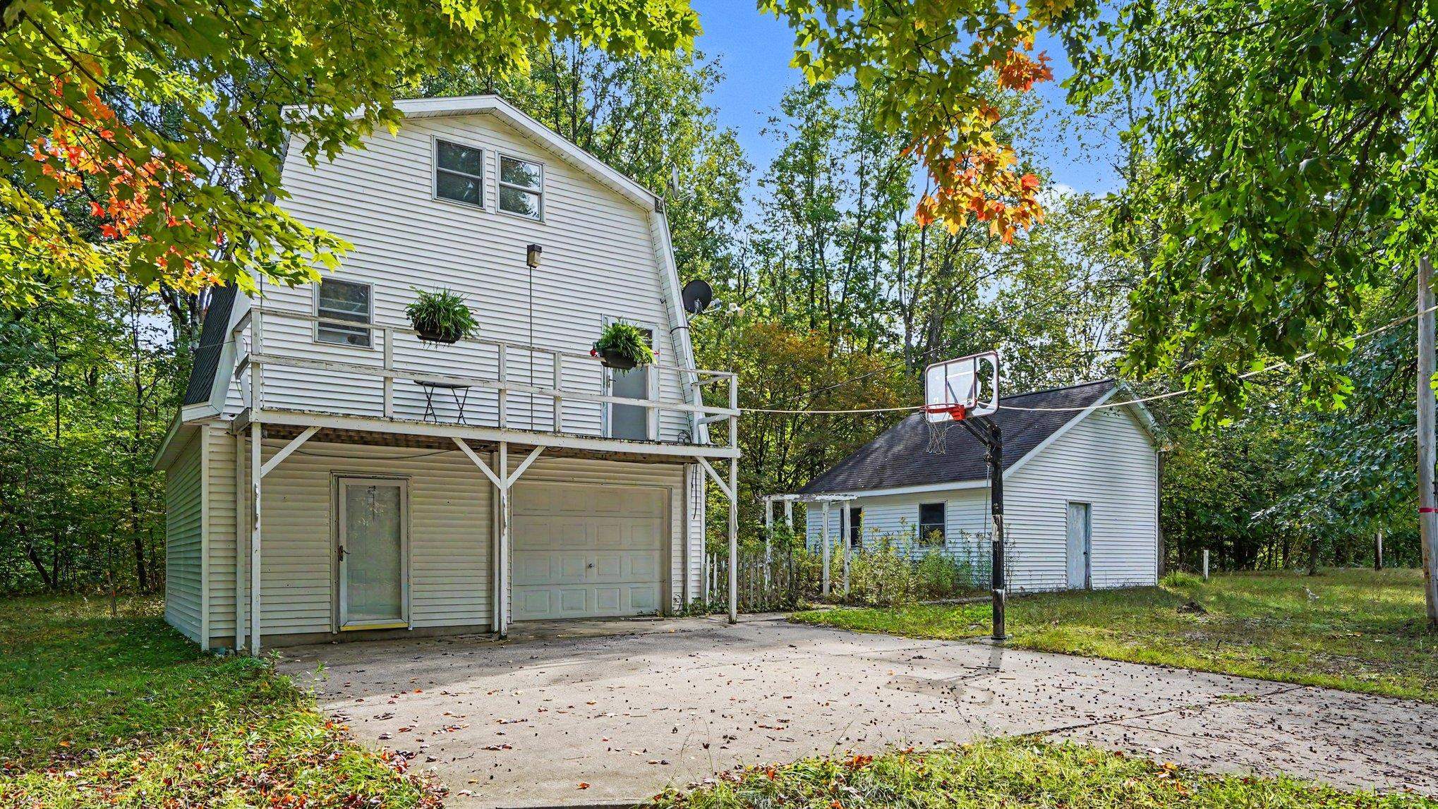 Photo 2 of Single family home for sale at 5250 Logging Trl Rd, Sears, MI 49679 | MLS# 50222977 | Listing updated on 2026-10-07