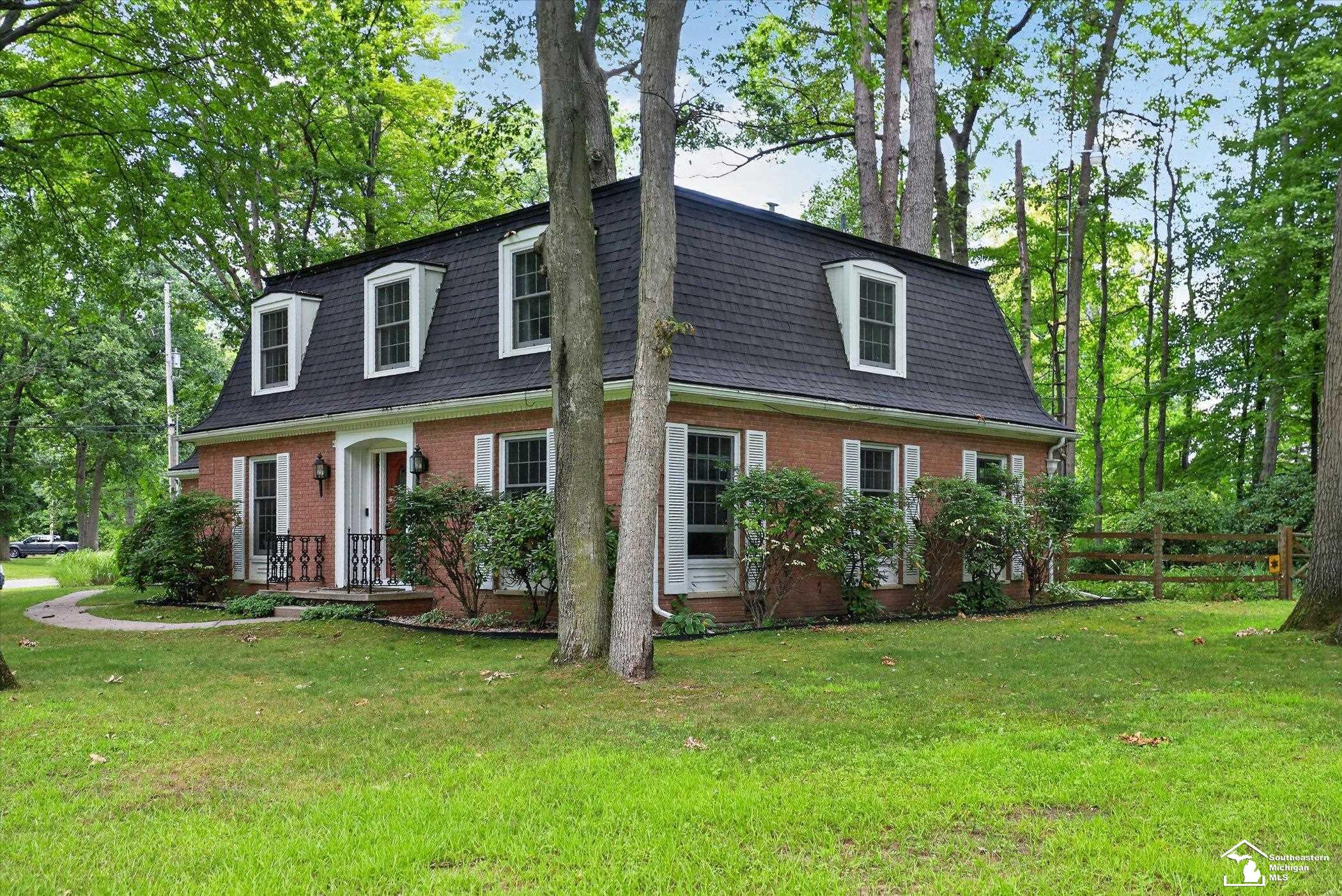 Photo 4 of Single family home for sale at 1950 Brookwood Ln, Temperance, MI 48182 | MLS# 57050223002 | Listing updated on 2026-09-28