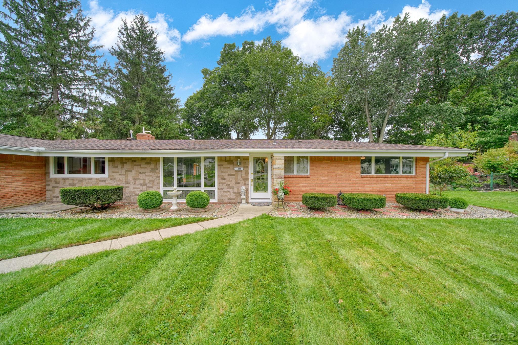 Photo 1 of Single family home for sale at 1241 E Oregon Rd, Adrian, MI 49221 | MLS# 56050223007 | Listing updated on 2026-09-28