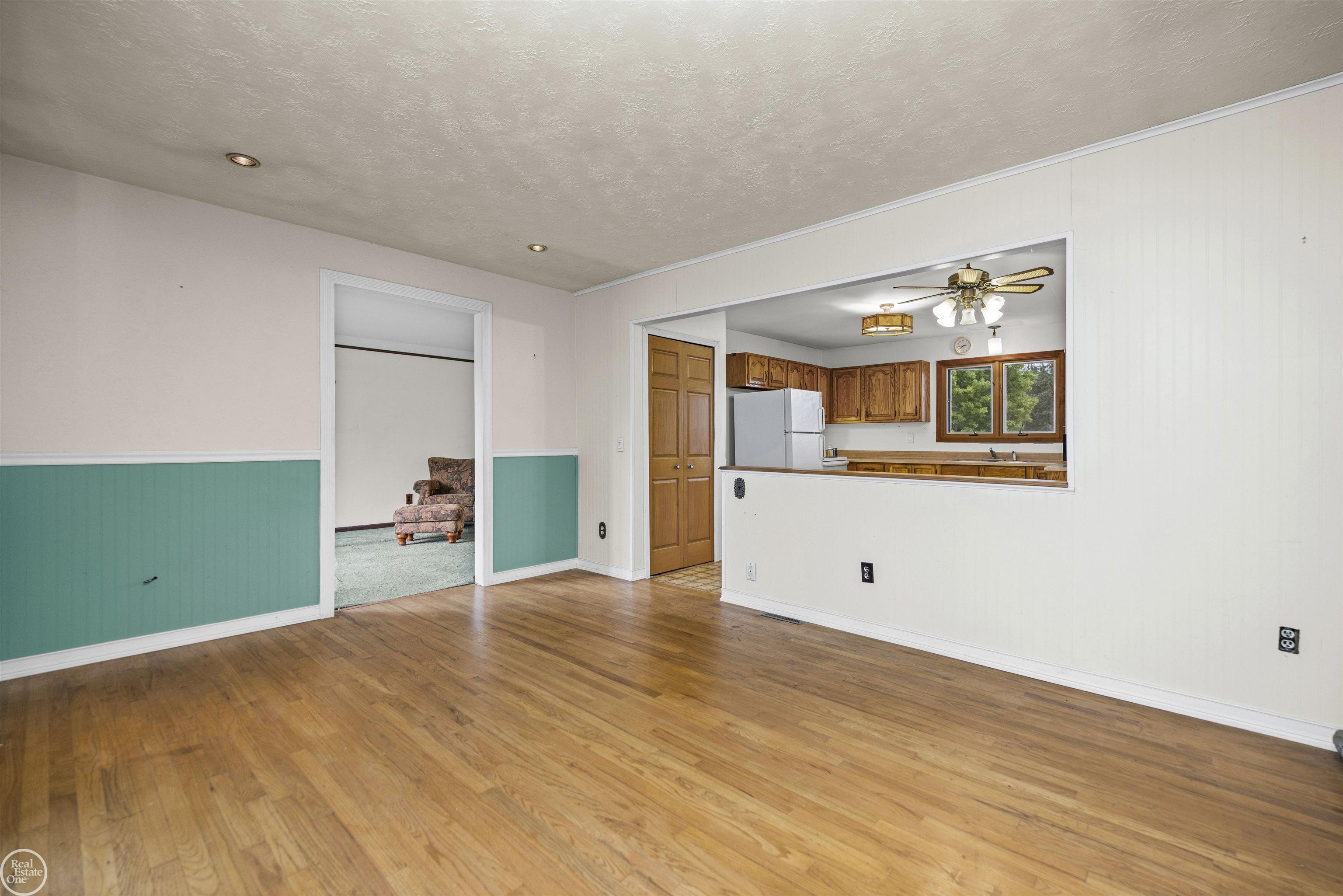 238 Parkwood Drive photo 12