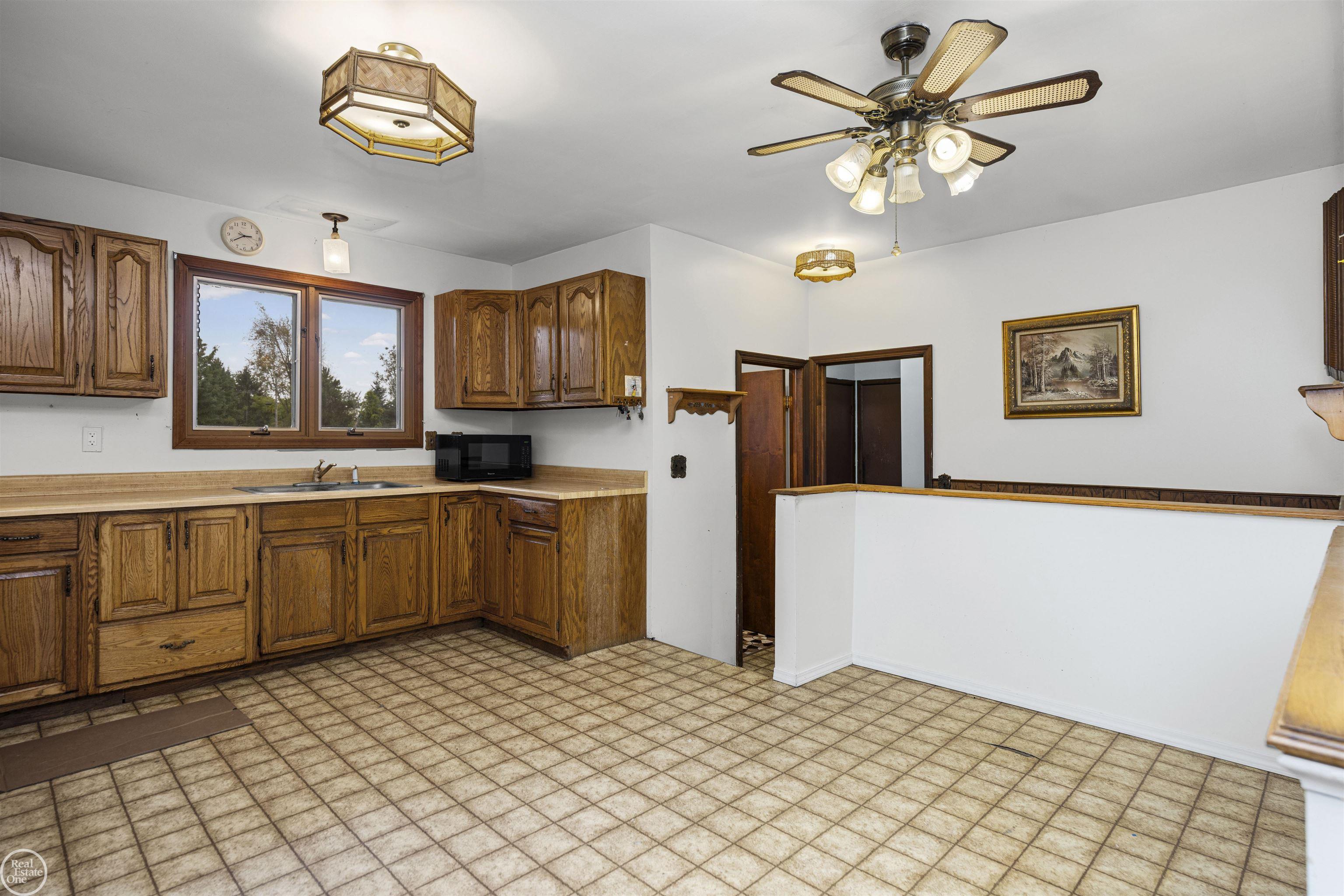 238 Parkwood Drive photo 14