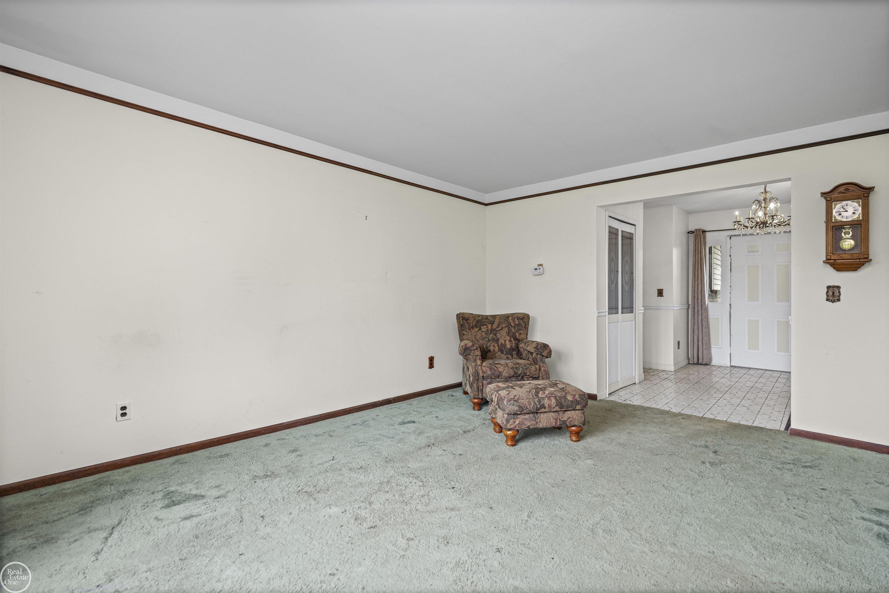 238 Parkwood Drive photo 6