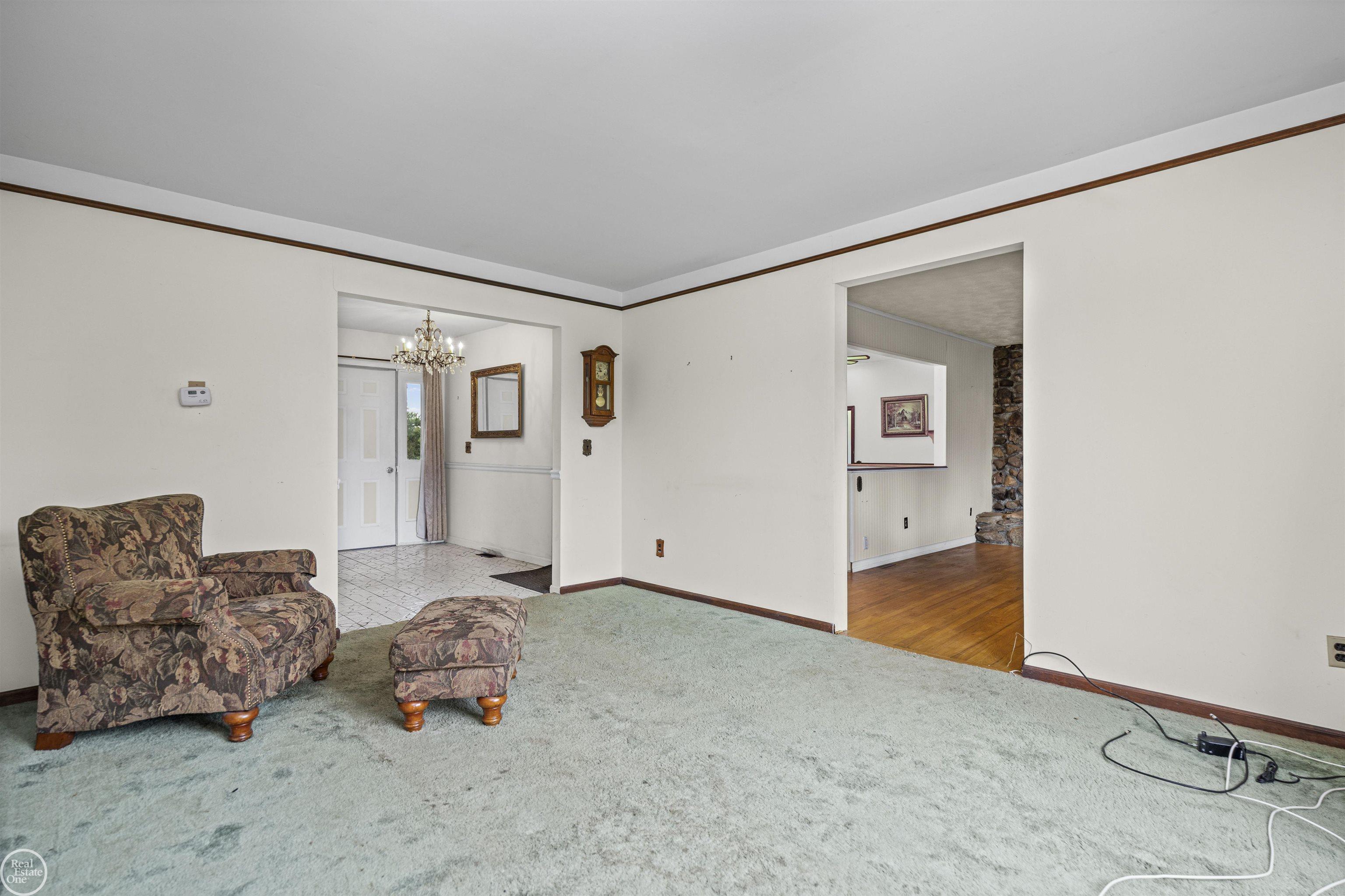 238 Parkwood Drive photo 7