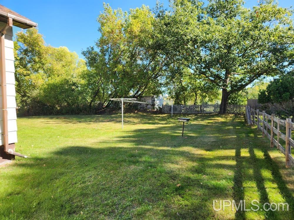 Photo 4 of Single family home for sale at 622 N 2nd Avenue, Iron River, MI 49935 | MLS# 50223028 | Listing updated on 2026-09-25