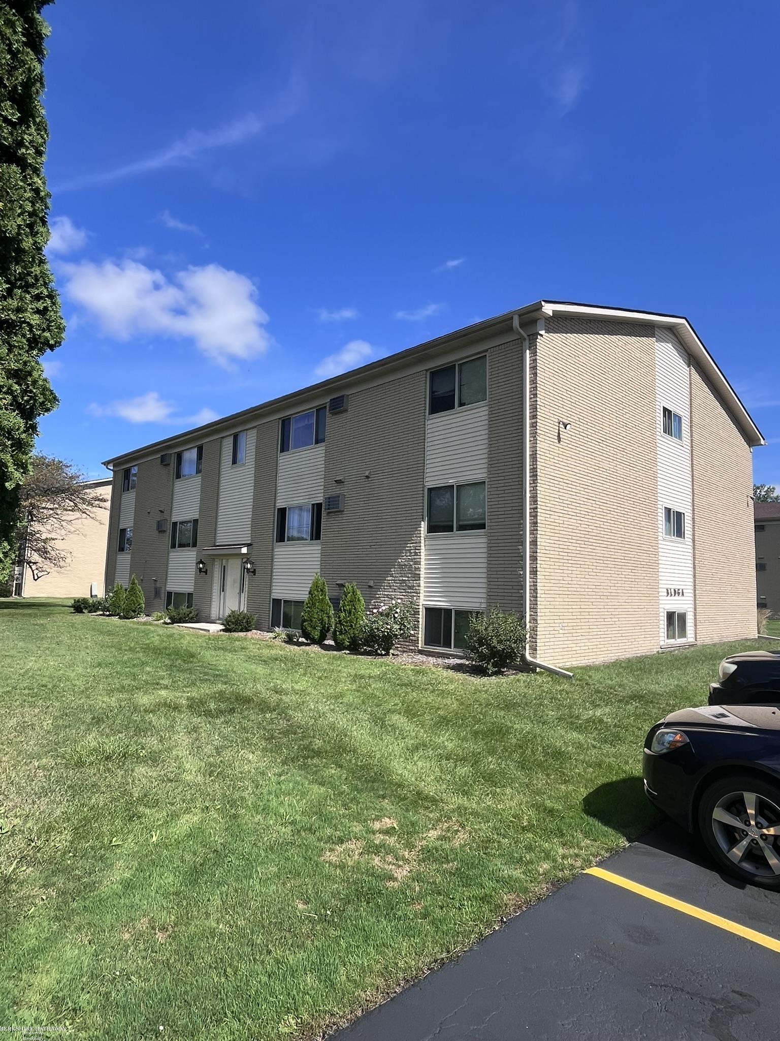 Photo 2 of Sale Pending at 1875 Michigan Ave #A3, Marysville, MI 48040 | MLS# 50223036 | Listing updated on 2026-09-28