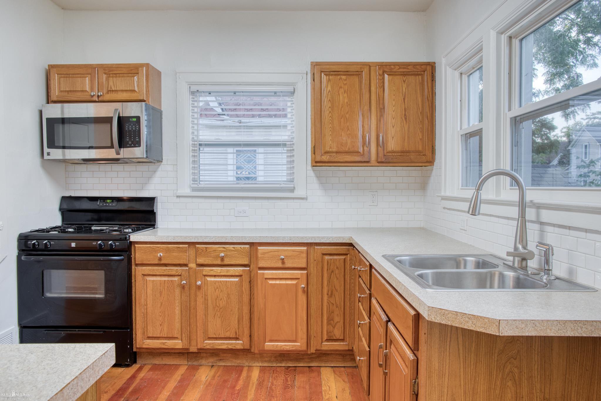 Photo 2 of Single family home for sale at 617 E Main St, Owosso, MI 48867 | MLS# 5050223038 | Listing updated on 2026-09-25