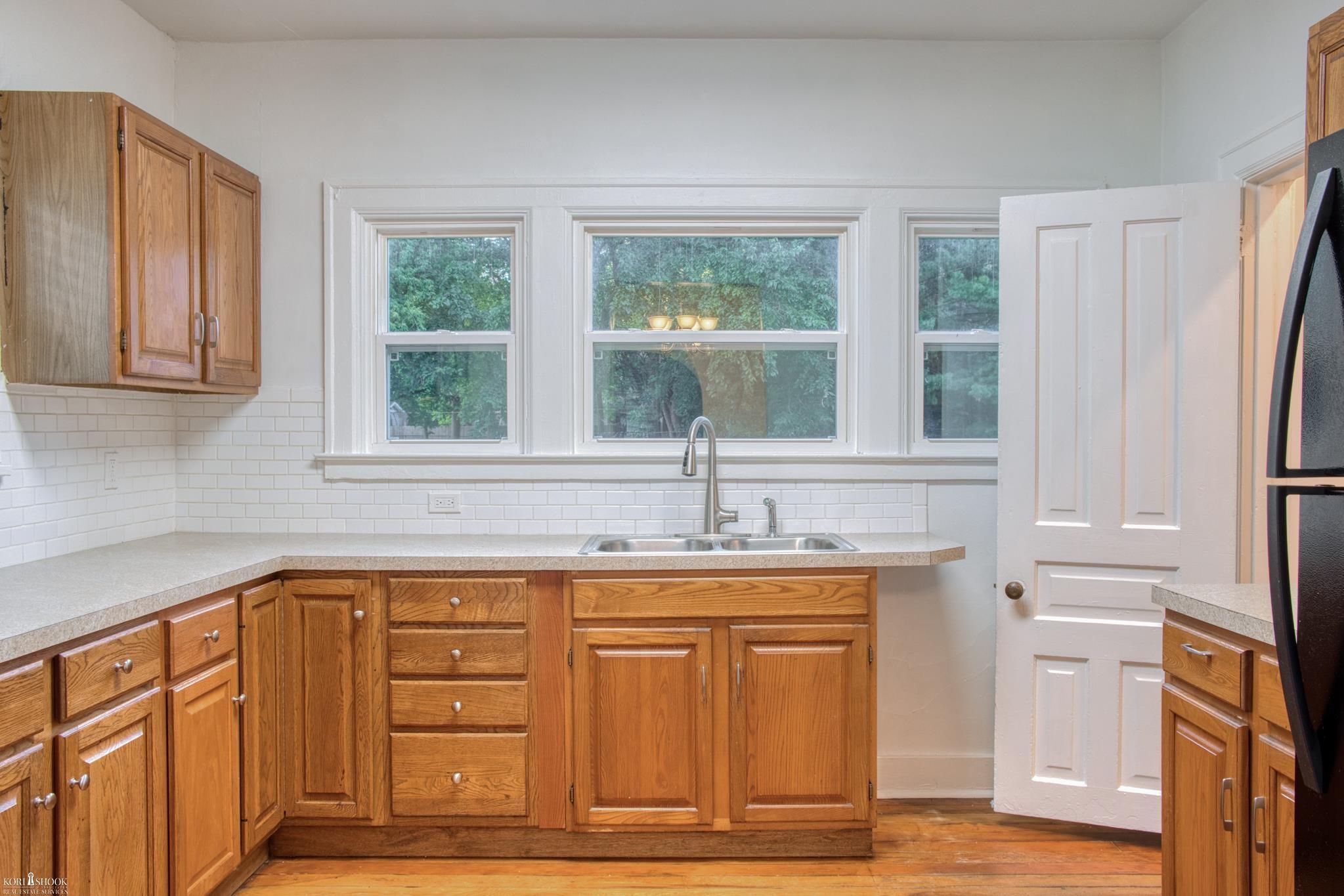 Photo 3 of Single family home for sale at 617 E Main St, Owosso, MI 48867 | MLS# 5050223038 | Listing updated on 2026-09-25