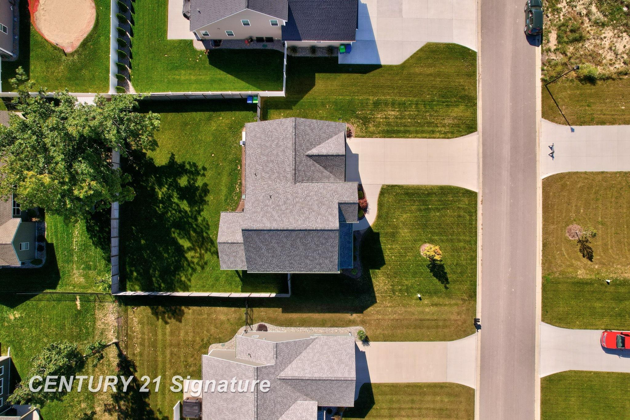 Photo 3 of Single family home for sale at 8660 Foxtail Trl, Freeland, MI 48623 | MLS# 50223040 | Listing updated on 2026-09-25