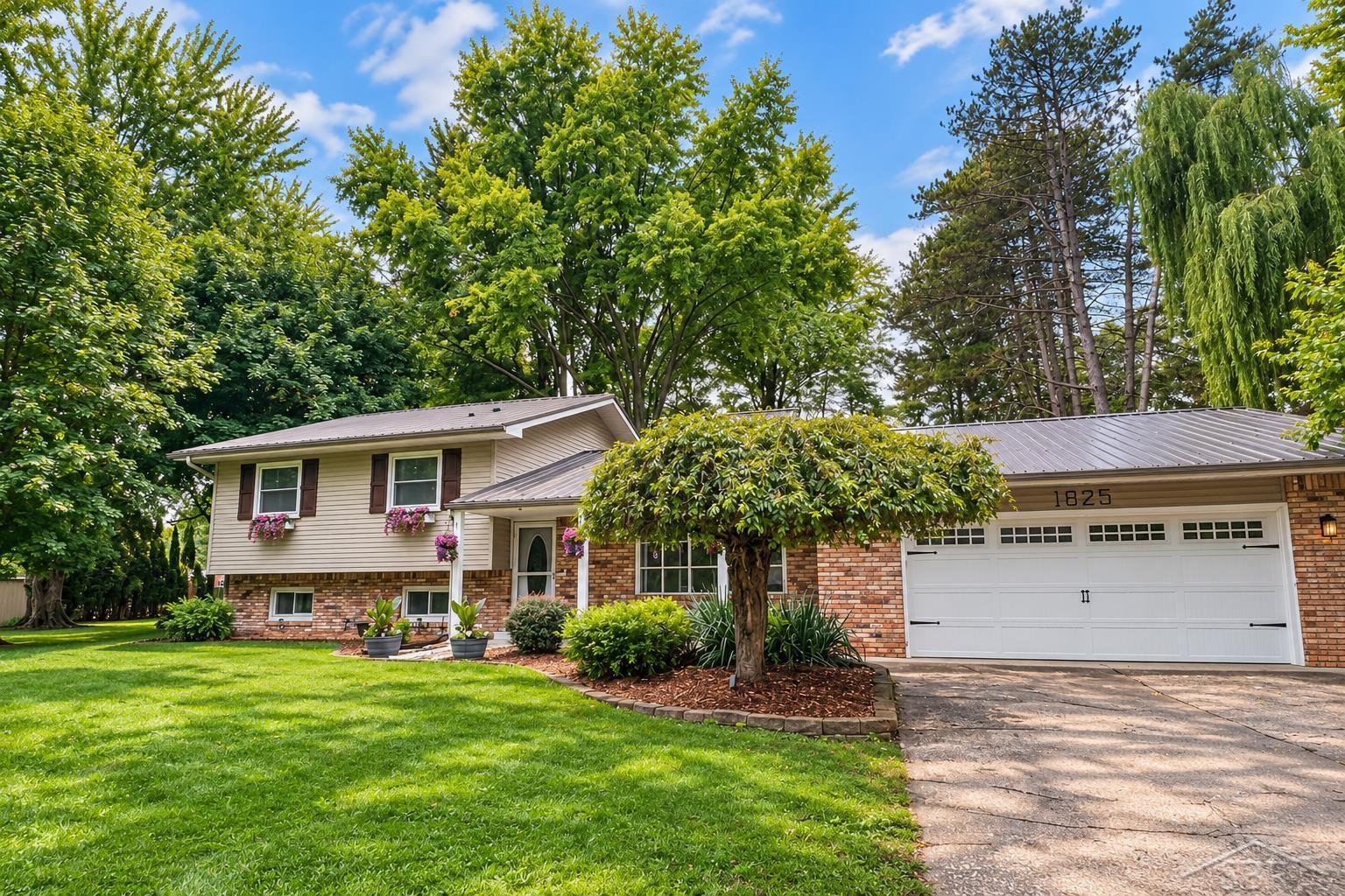 Photo 1 of Single family home for sale at 1825 Thunderbird Dr, Saginaw, MI 48609 | MLS# 61050223045 | Listing updated on 2026-09-28