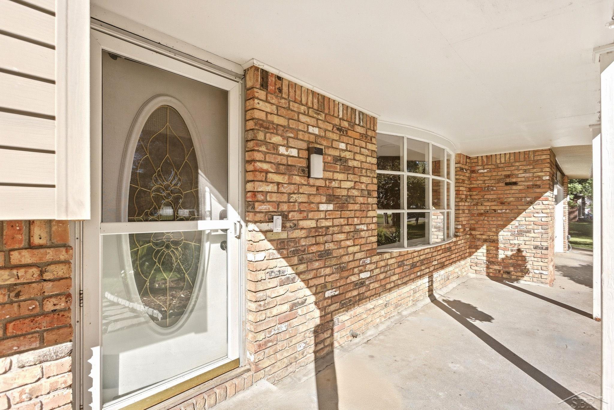 Photo 2 of Single family home for sale at 1825 Thunderbird Dr, Saginaw, MI 48609 | MLS# 61050223045 | Listing updated on 2026-09-28
