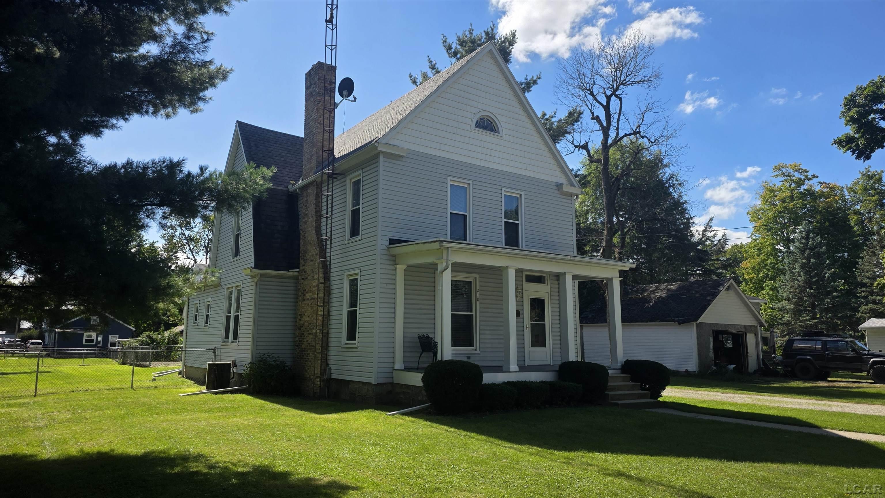 Photo 2 of Single family home for sale at 218 Oak St, Morenci, MI 49256 | MLS# 56050223050 | Listing updated on 2026-10-05
