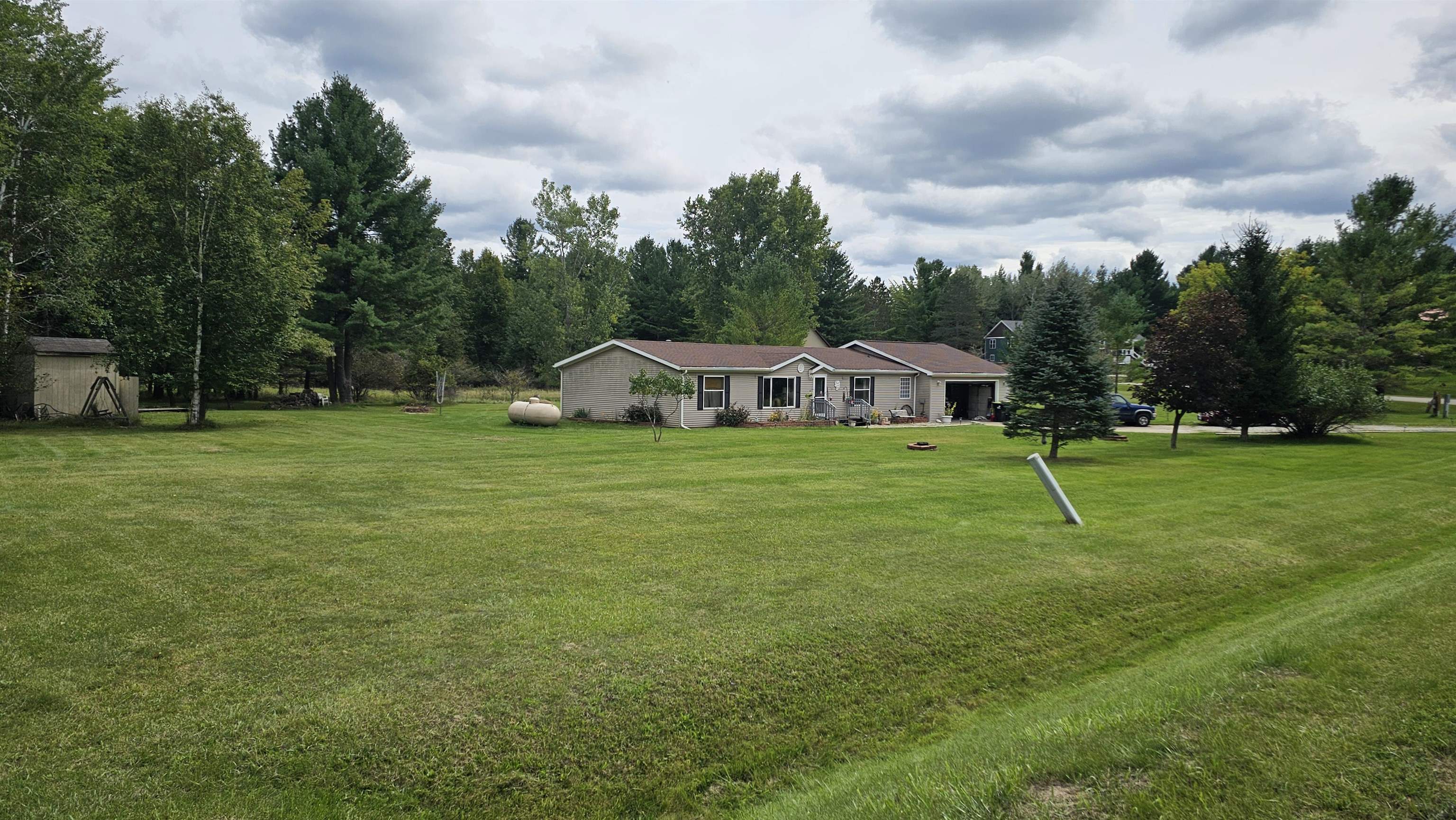 Photo 4 of Single family home for sale at 5348/5340 Avebury Way, Gladwin, MI 48624 | MLS# 50223055 | Listing updated on 2026-10-03