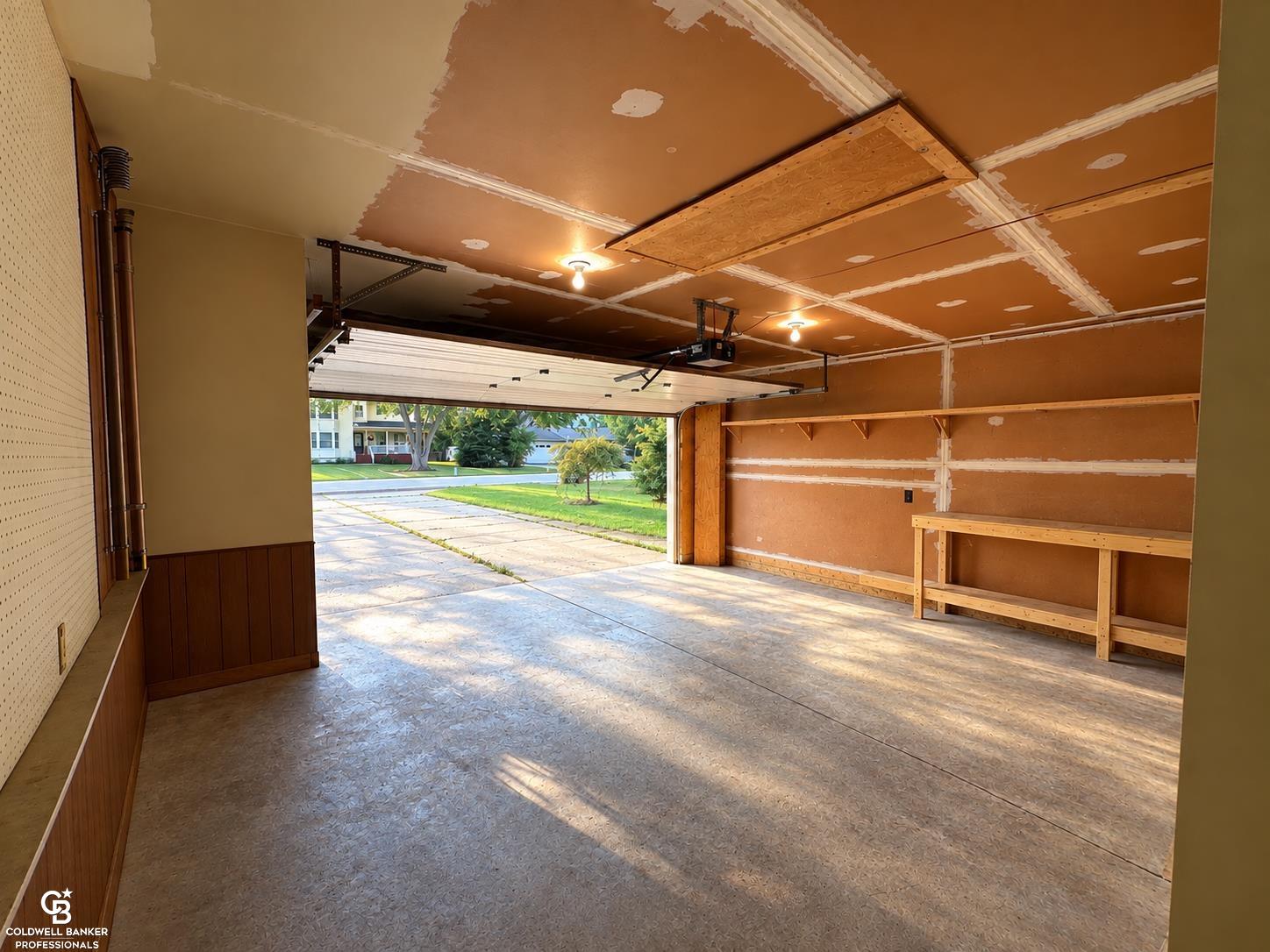 Photo 3 of Single family home for sale at 3050 Oakwood Dr, Port Huron, MI 48060 | MLS# 58050223079 | Listing updated on 2026-10-06