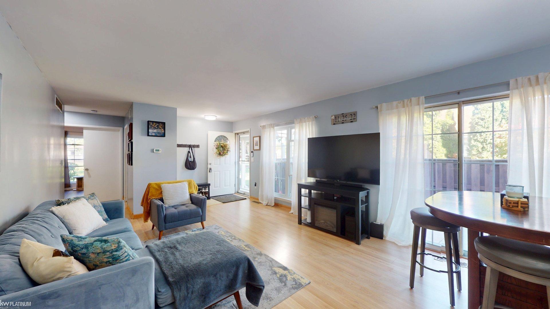 Listing Photo 5 - Condo for sale in building located at 39497 Heatherheath Dr, Clinton Township, MI 48038