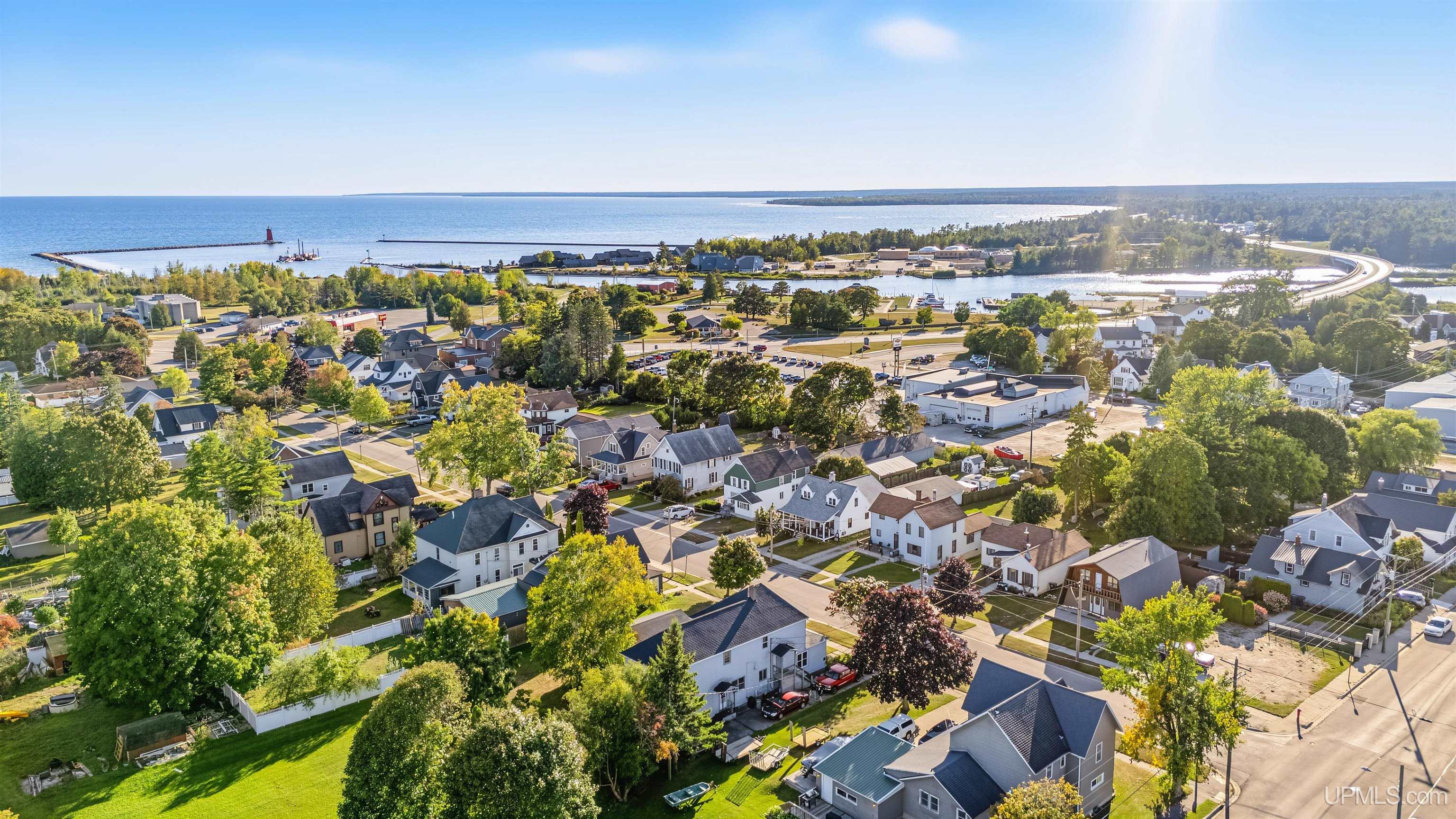 Photo 2 of Single family home for sale at 426 Oak St, Manistique, MI 49854 | MLS# 50223085 | Listing updated on 2026-09-30