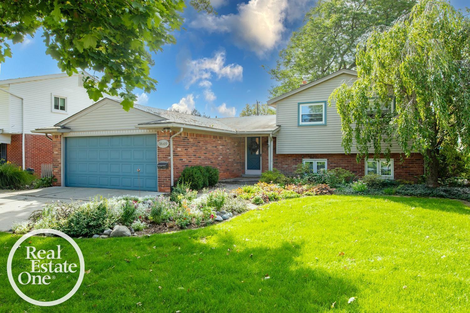 Photo 2 of Single family home for sale at 36419 Sunnydale St, Livonia, MI 48154 | MLS# 58050223089 | Listing updated on 2026-10-02