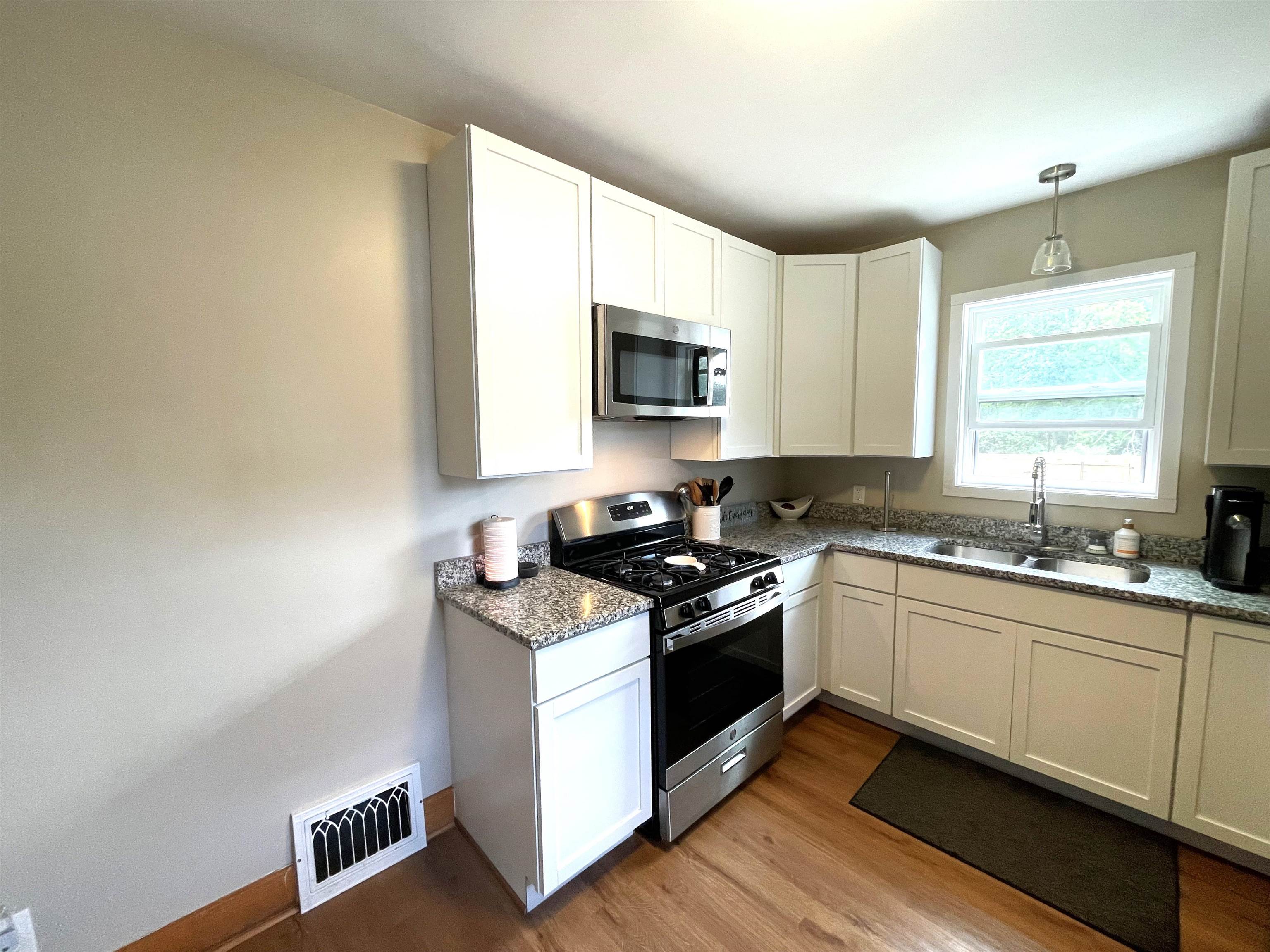 Photo 4 of Single family home for sale at 287 State Park Dr, Bay City, MI 48706 | MLS# 50223100 | Listing updated on 2026-09-29